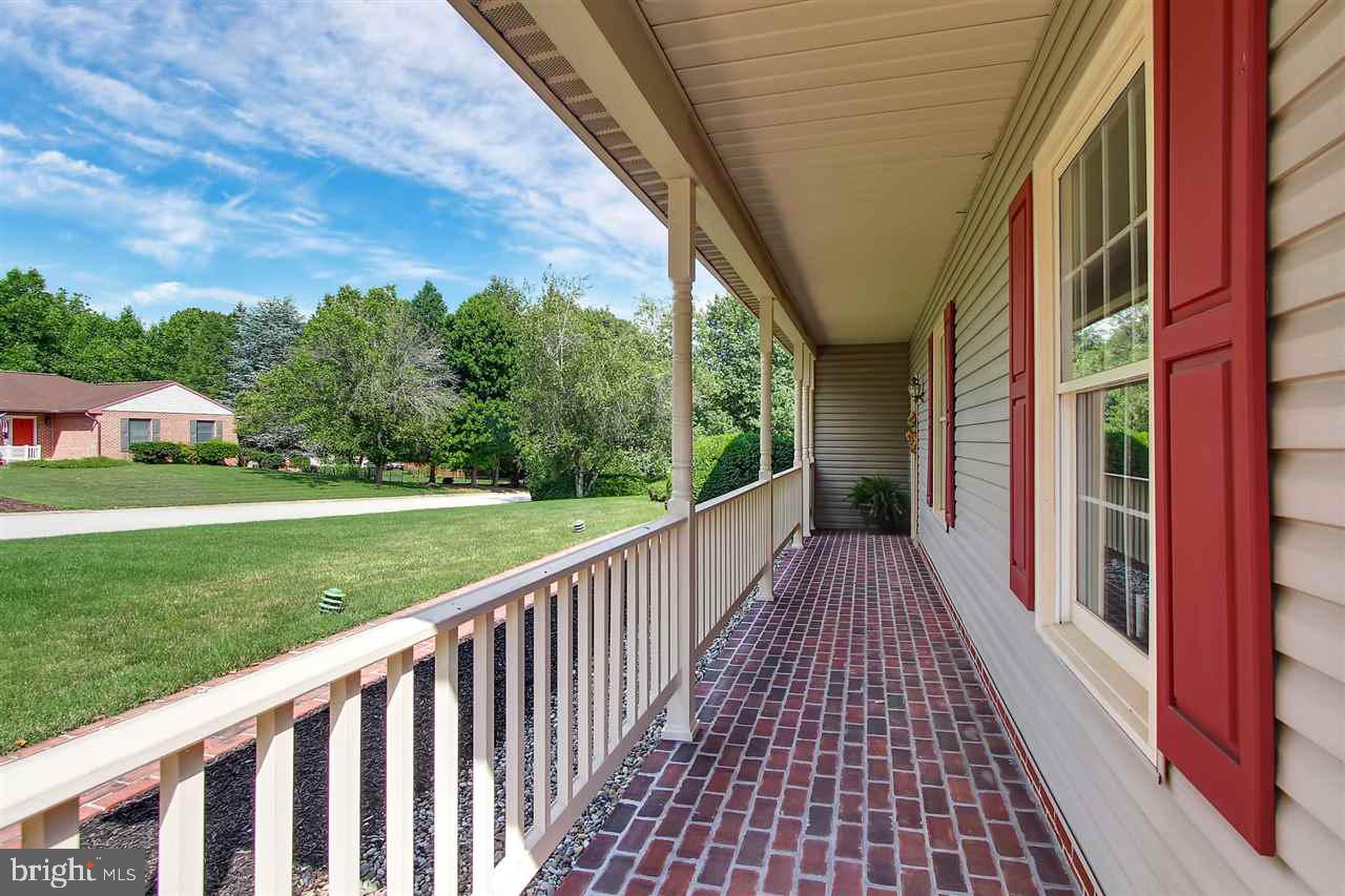 OUTDOOR COUNTRY CLUB - Residential