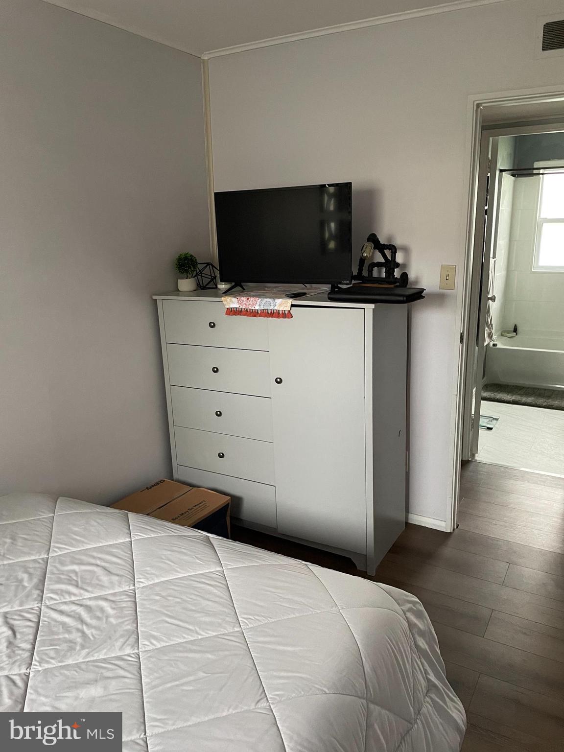 CHESTER HILL - Residential