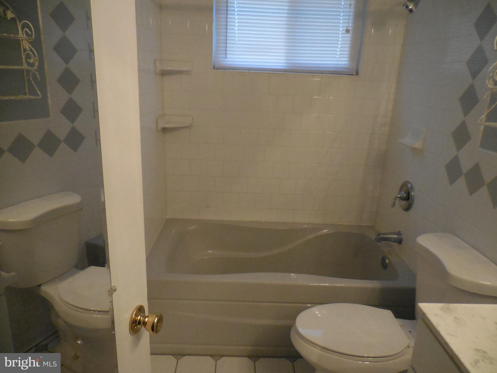 HAWTHORNE - Residential Lease