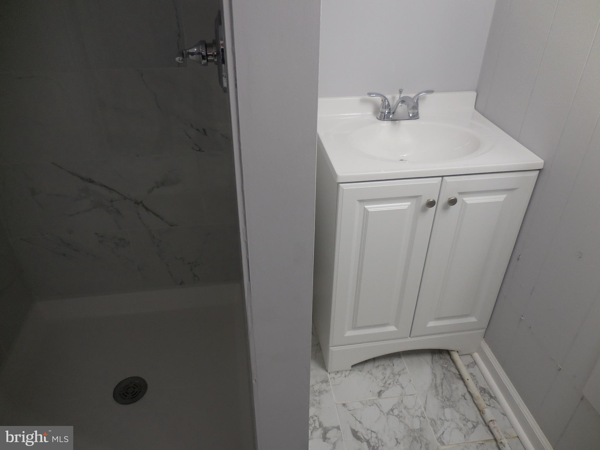 HAWTHORNE - Residential Lease