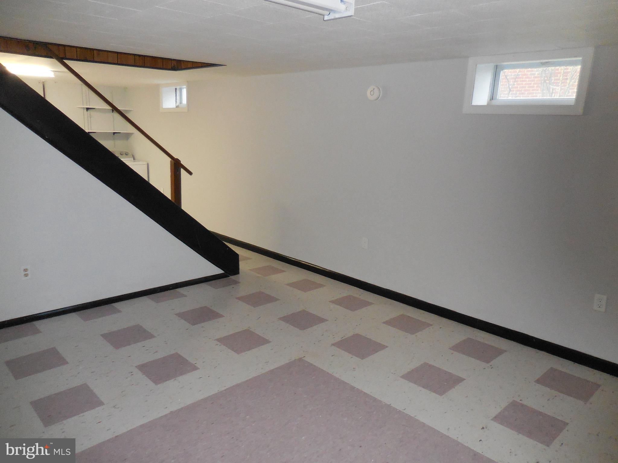 HAWTHORNE - Residential Lease