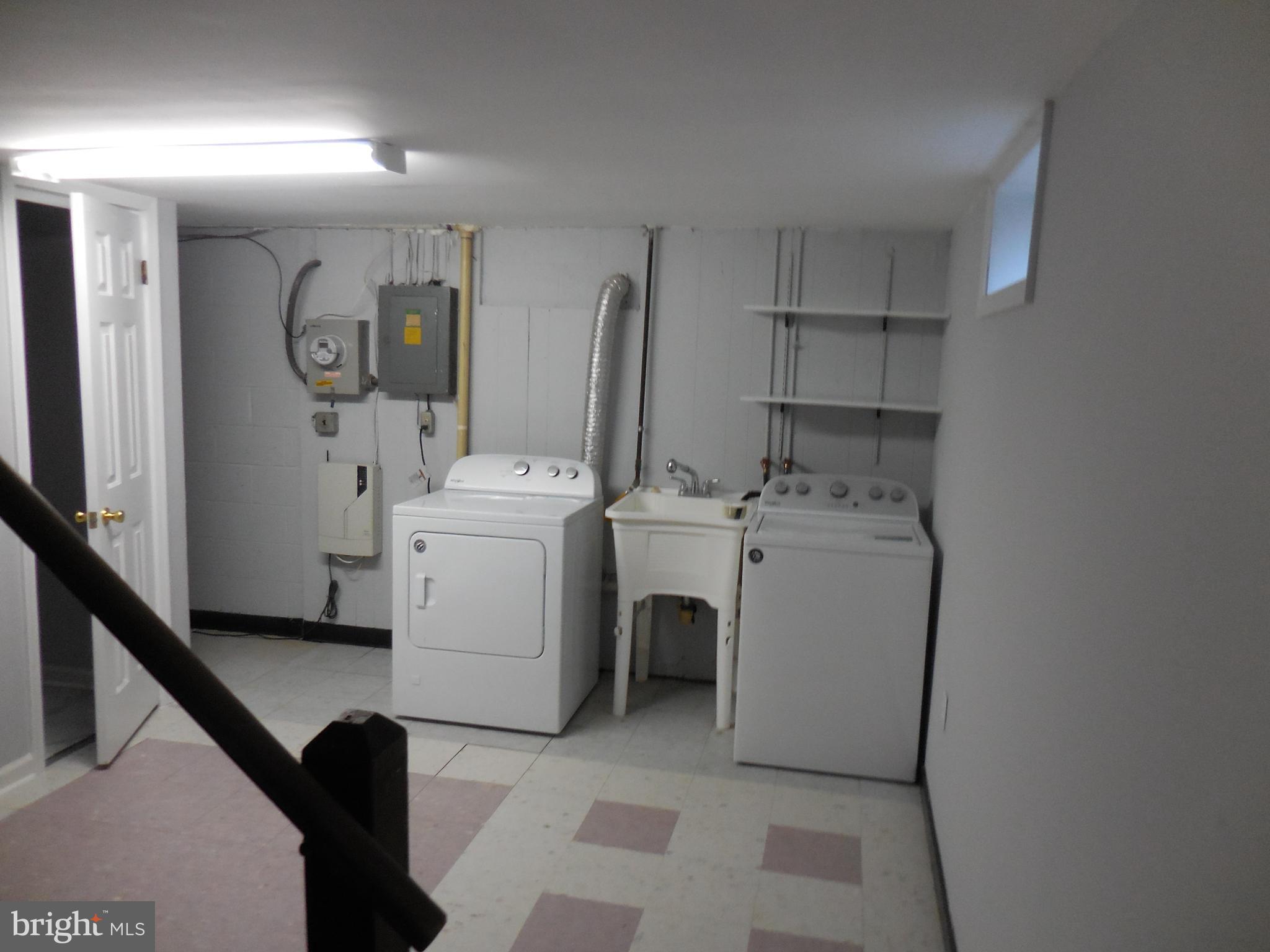 HAWTHORNE - Residential Lease