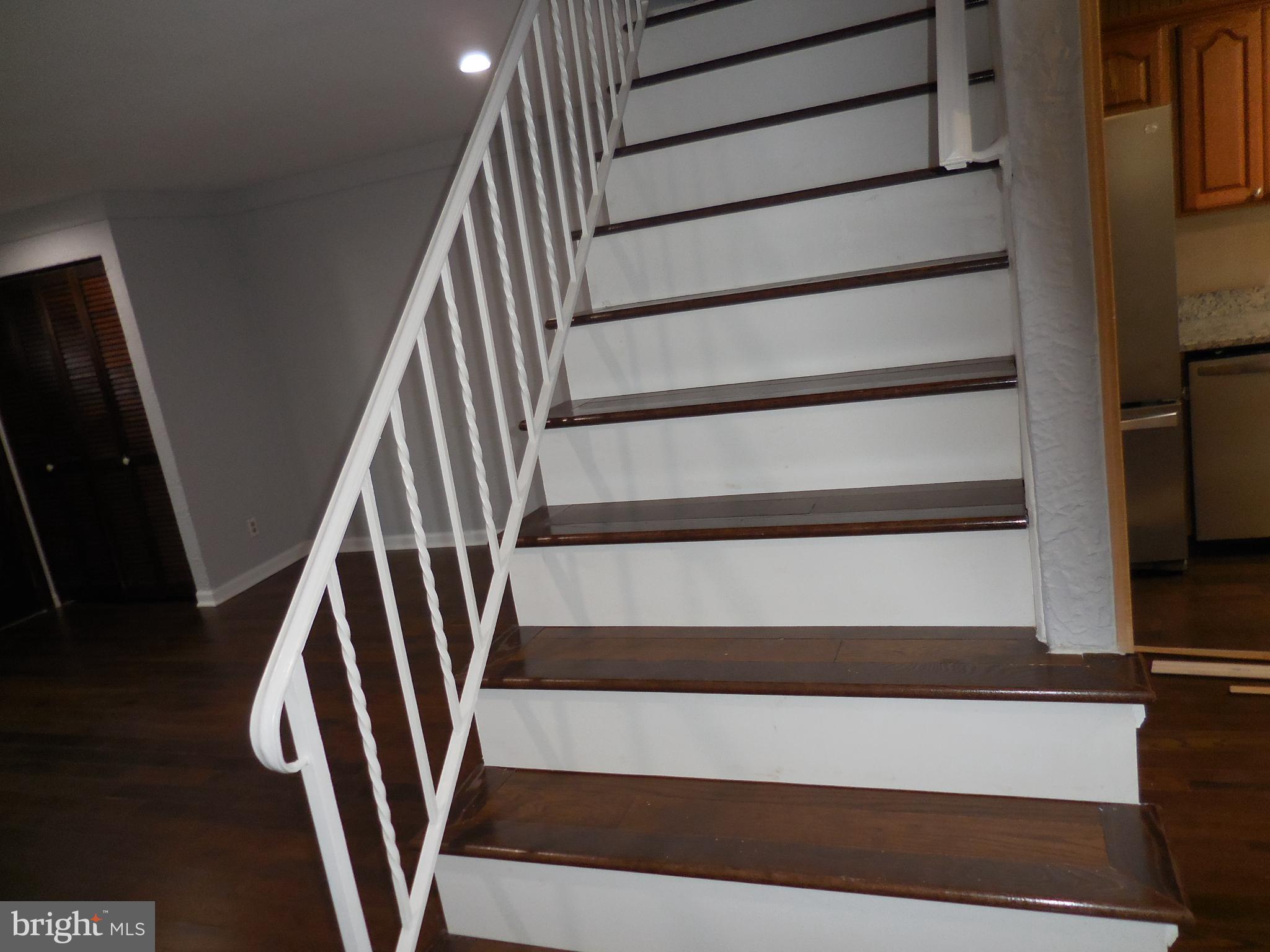 HAWTHORNE - Residential Lease