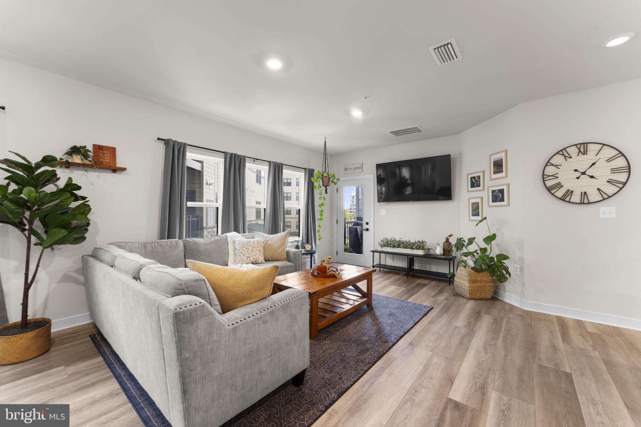 WOODLAND PARK STATION - Residential