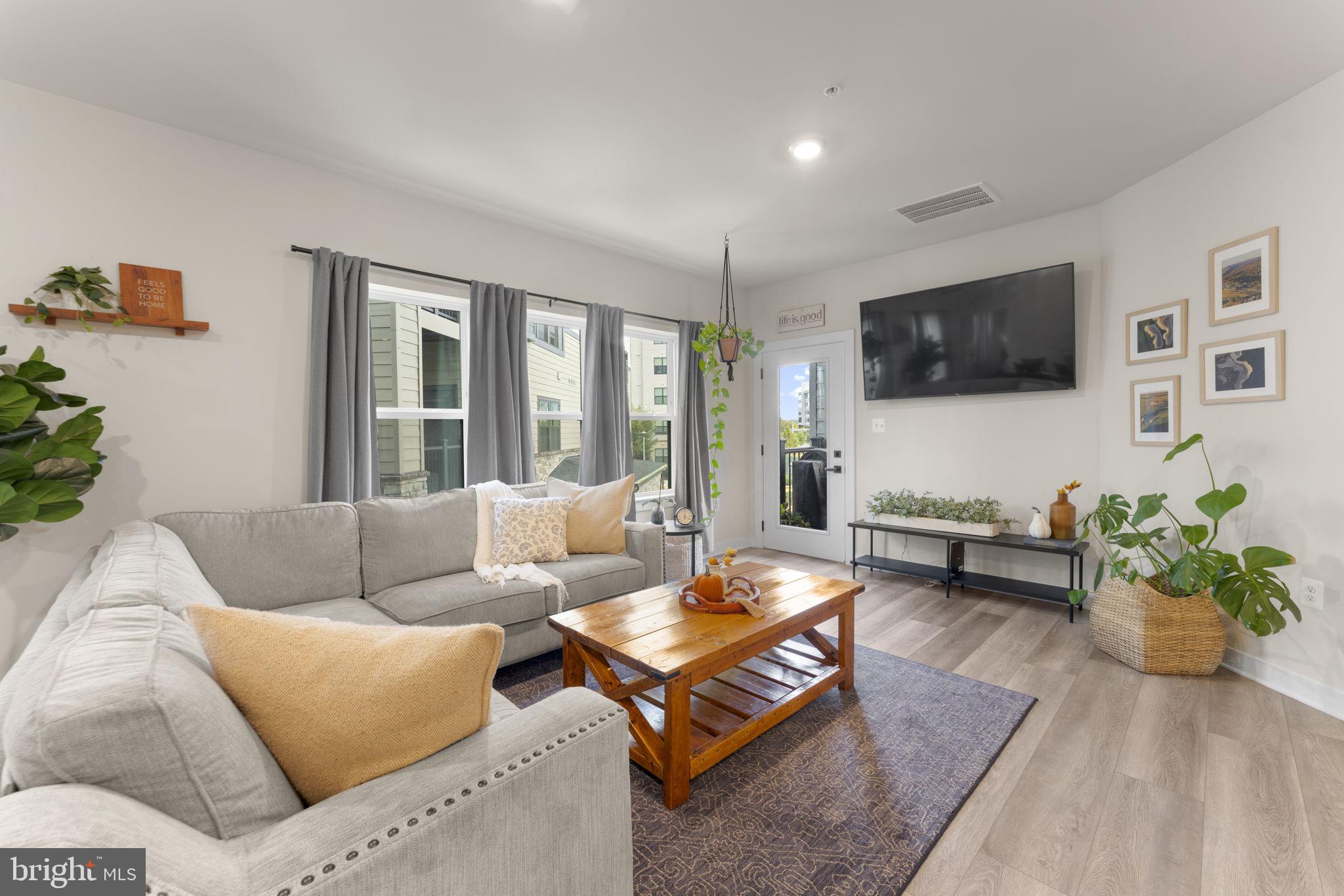 WOODLAND PARK STATION - Residential