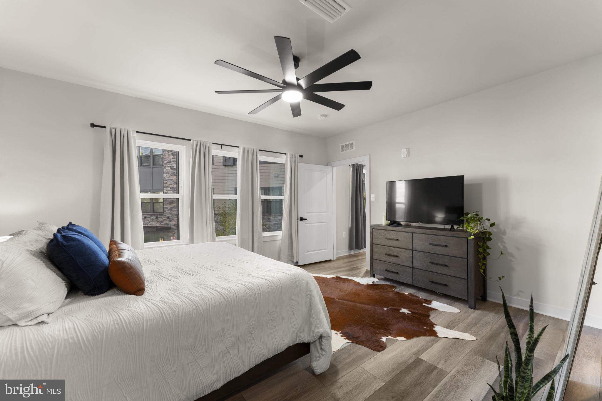 WOODLAND PARK STATION - Residential