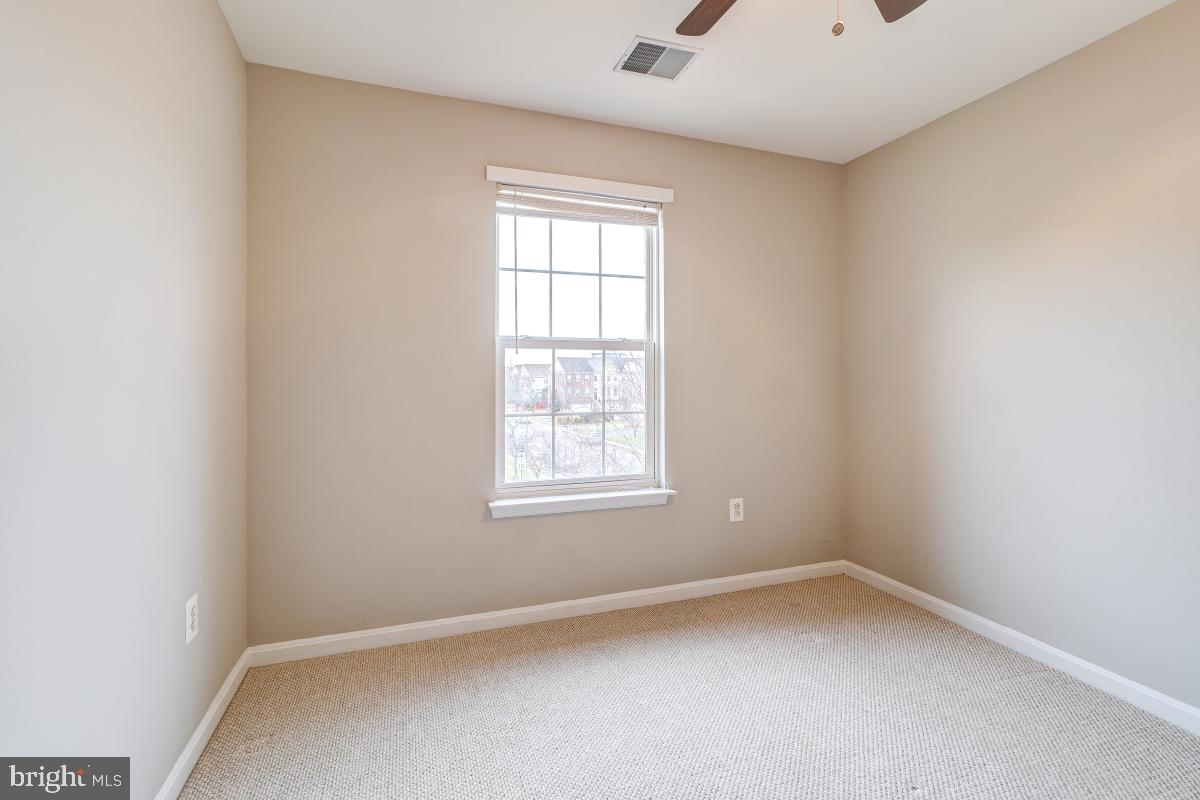 AUTUMN CHASE HUNT - Residential Lease