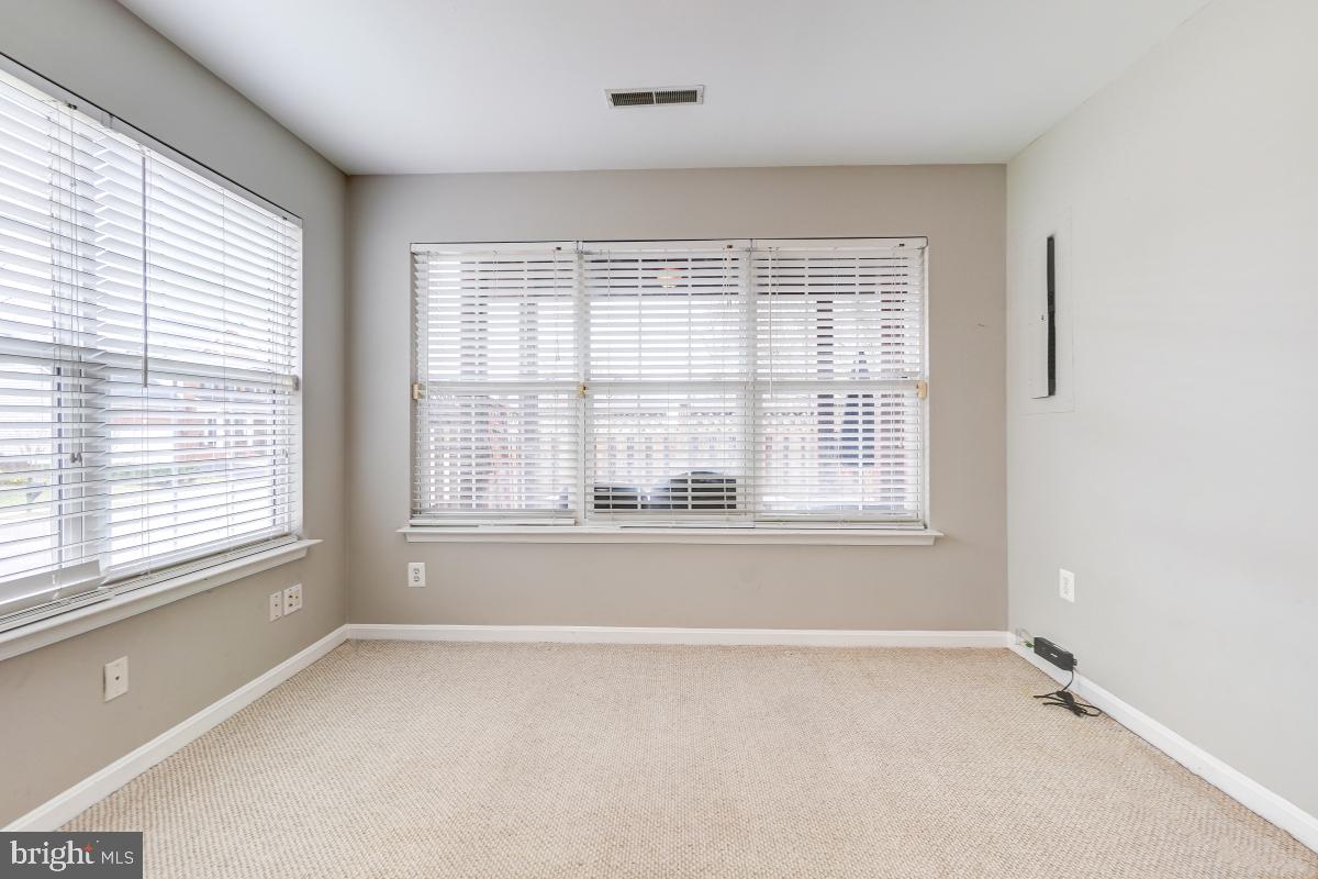 AUTUMN CHASE HUNT - Residential Lease