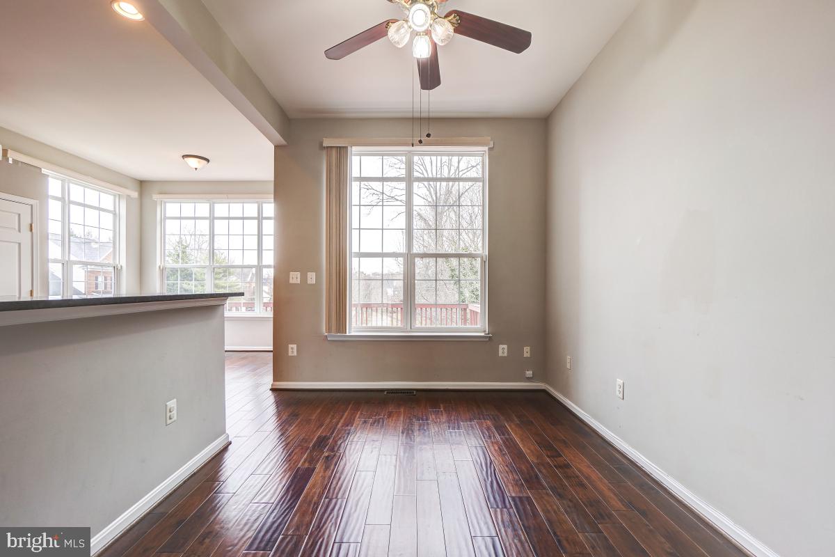 AUTUMN CHASE HUNT - Residential Lease