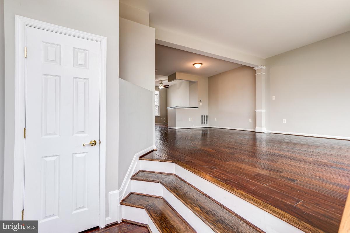 AUTUMN CHASE HUNT - Residential Lease