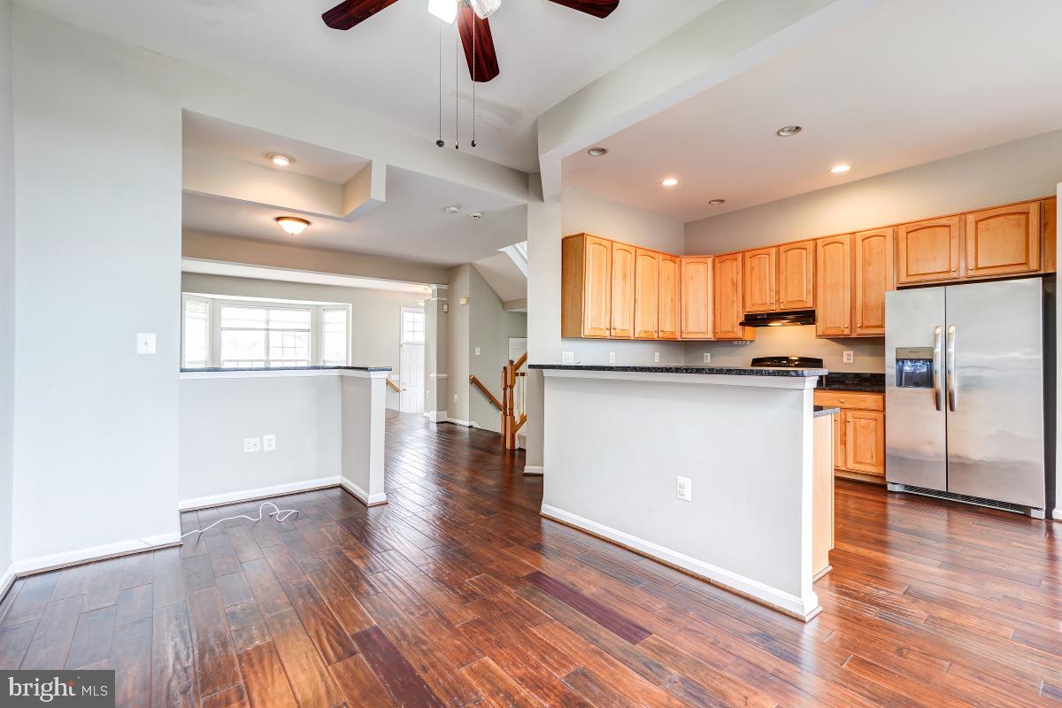 AUTUMN CHASE HUNT - Residential Lease