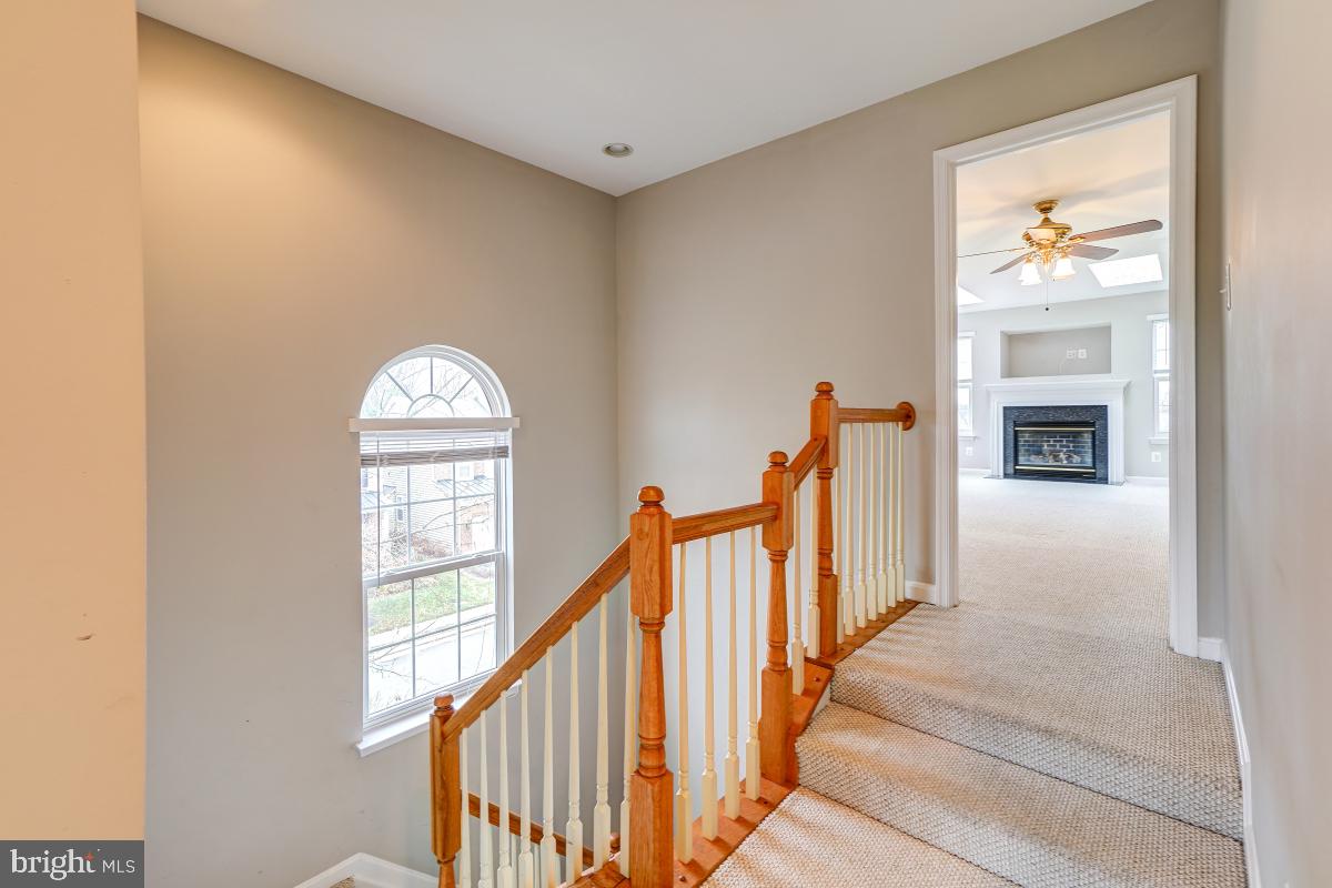 AUTUMN CHASE HUNT - Residential Lease