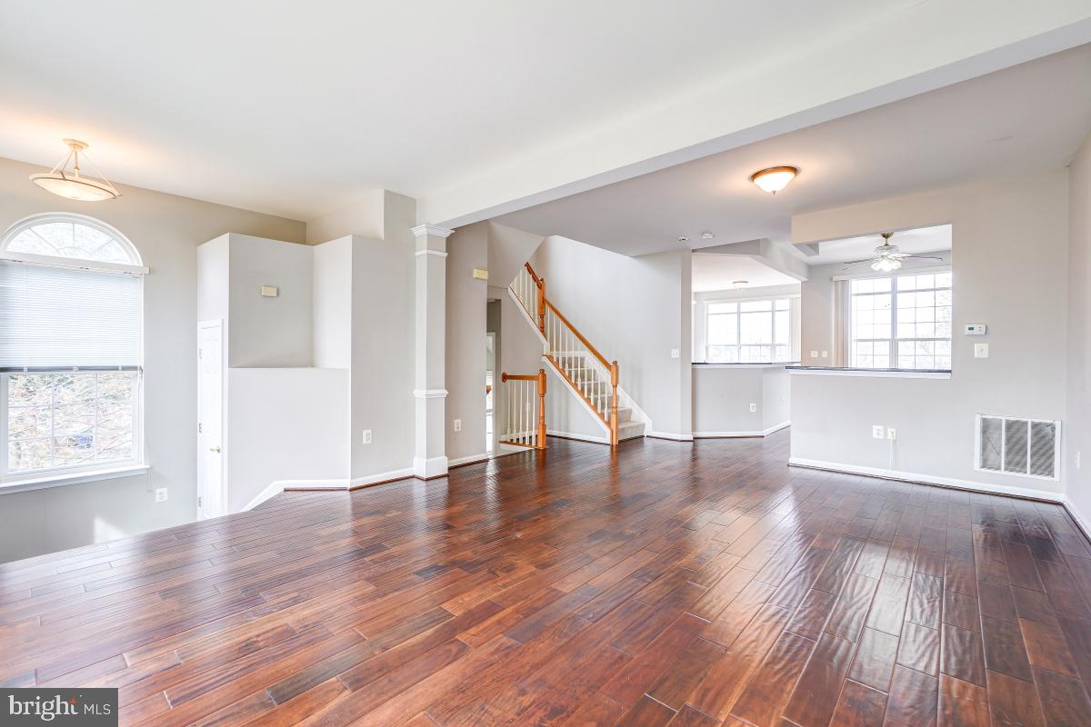 AUTUMN CHASE HUNT - Residential Lease