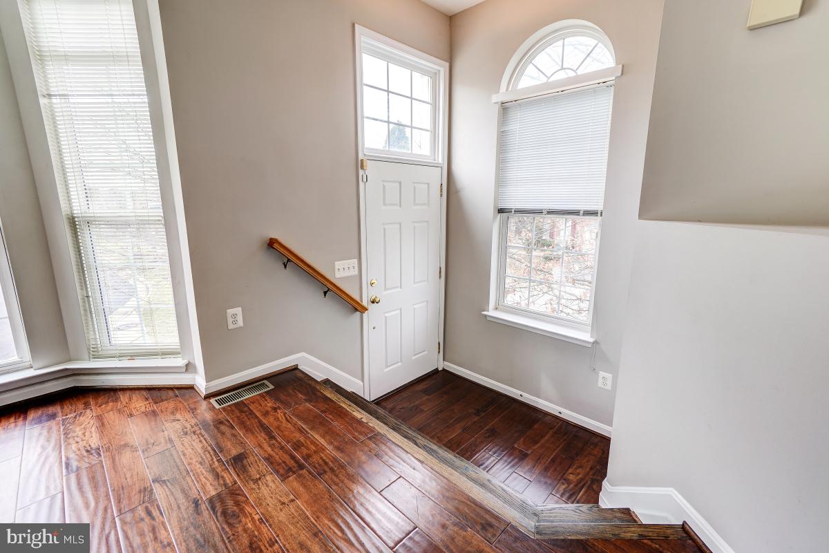 AUTUMN CHASE HUNT - Residential Lease