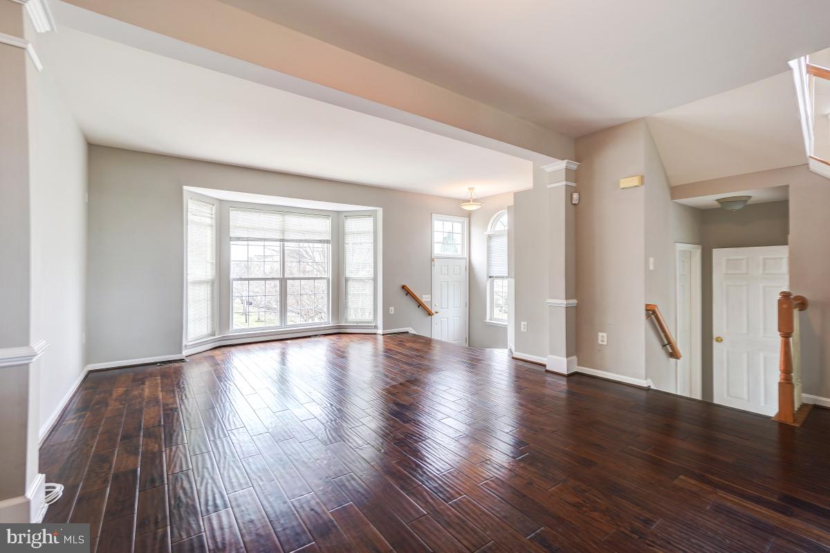 AUTUMN CHASE HUNT - Residential Lease