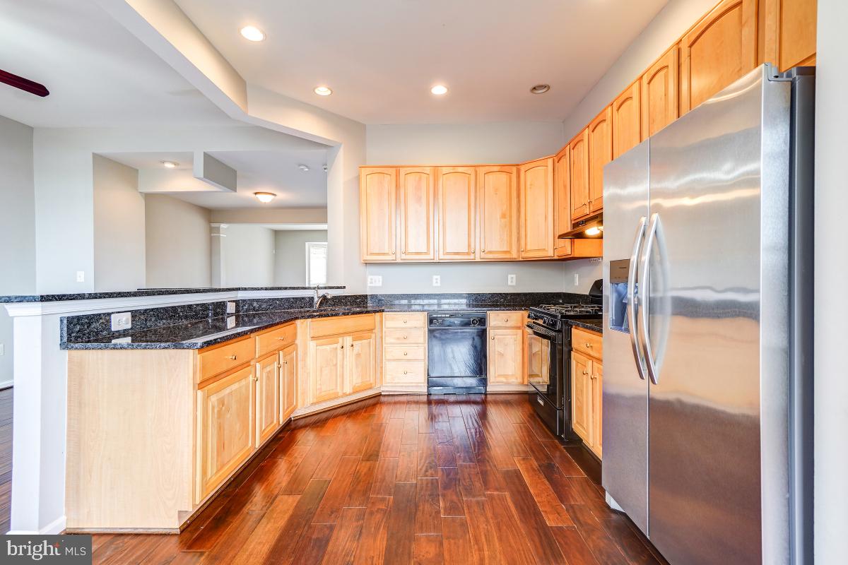 AUTUMN CHASE HUNT - Residential Lease