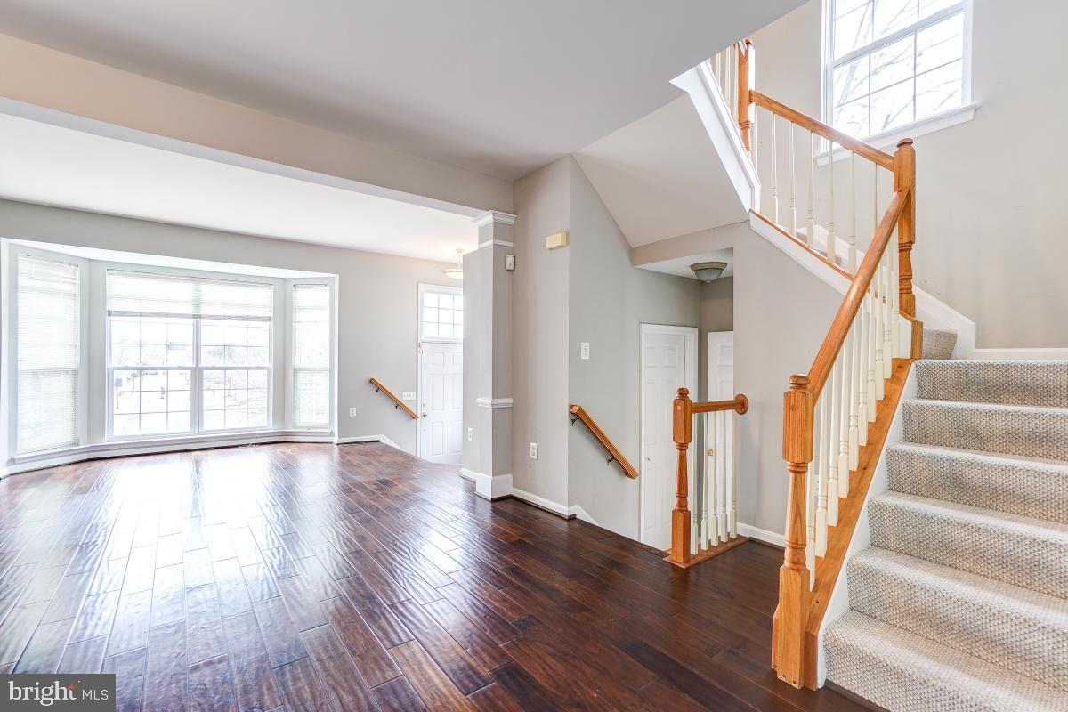 AUTUMN CHASE HUNT - Residential Lease