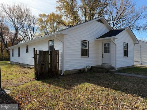 1906 HARBOR DRIVE CHESTER MD 21619