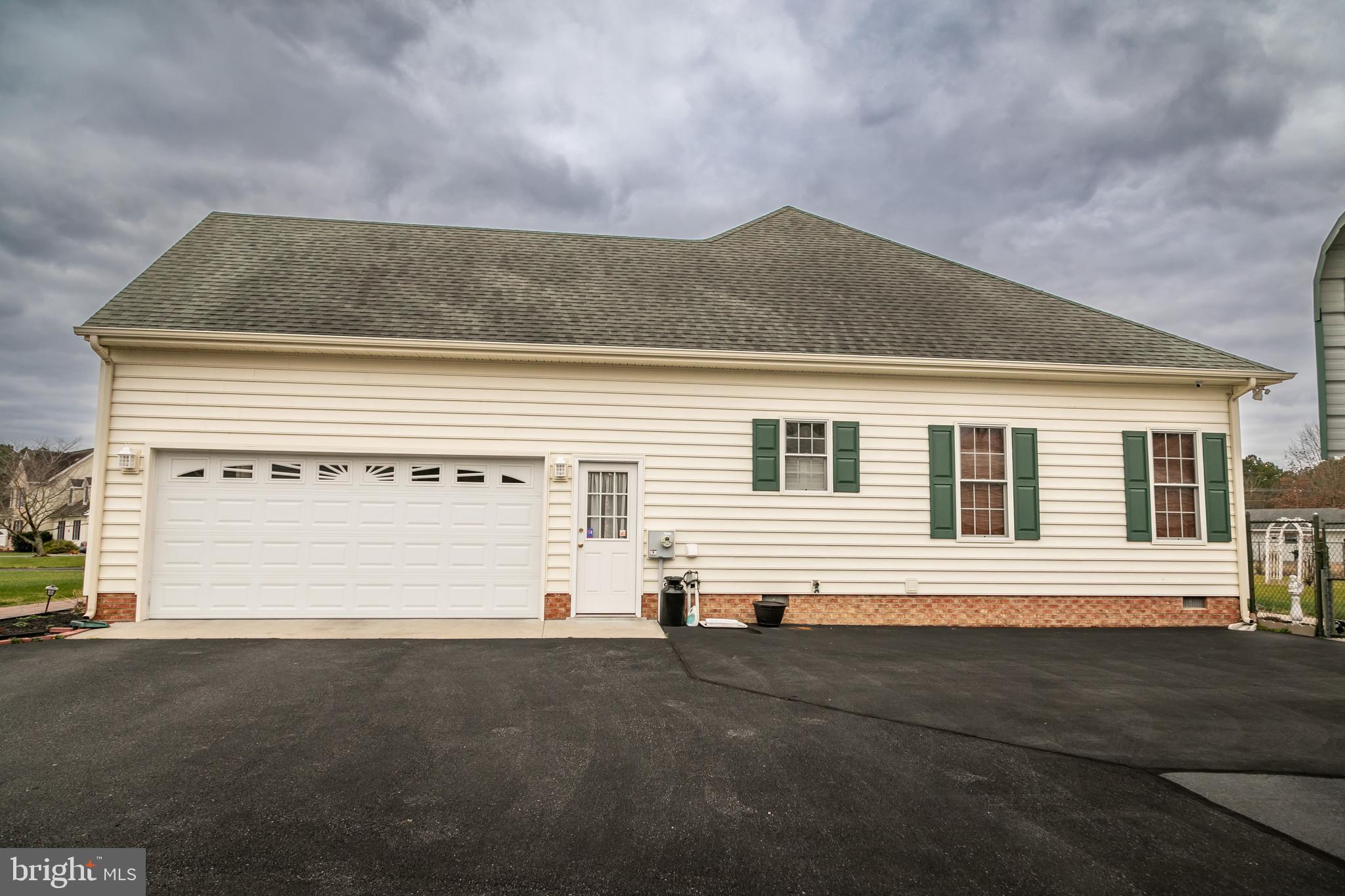 SHADY BROOK MANOR - Residential