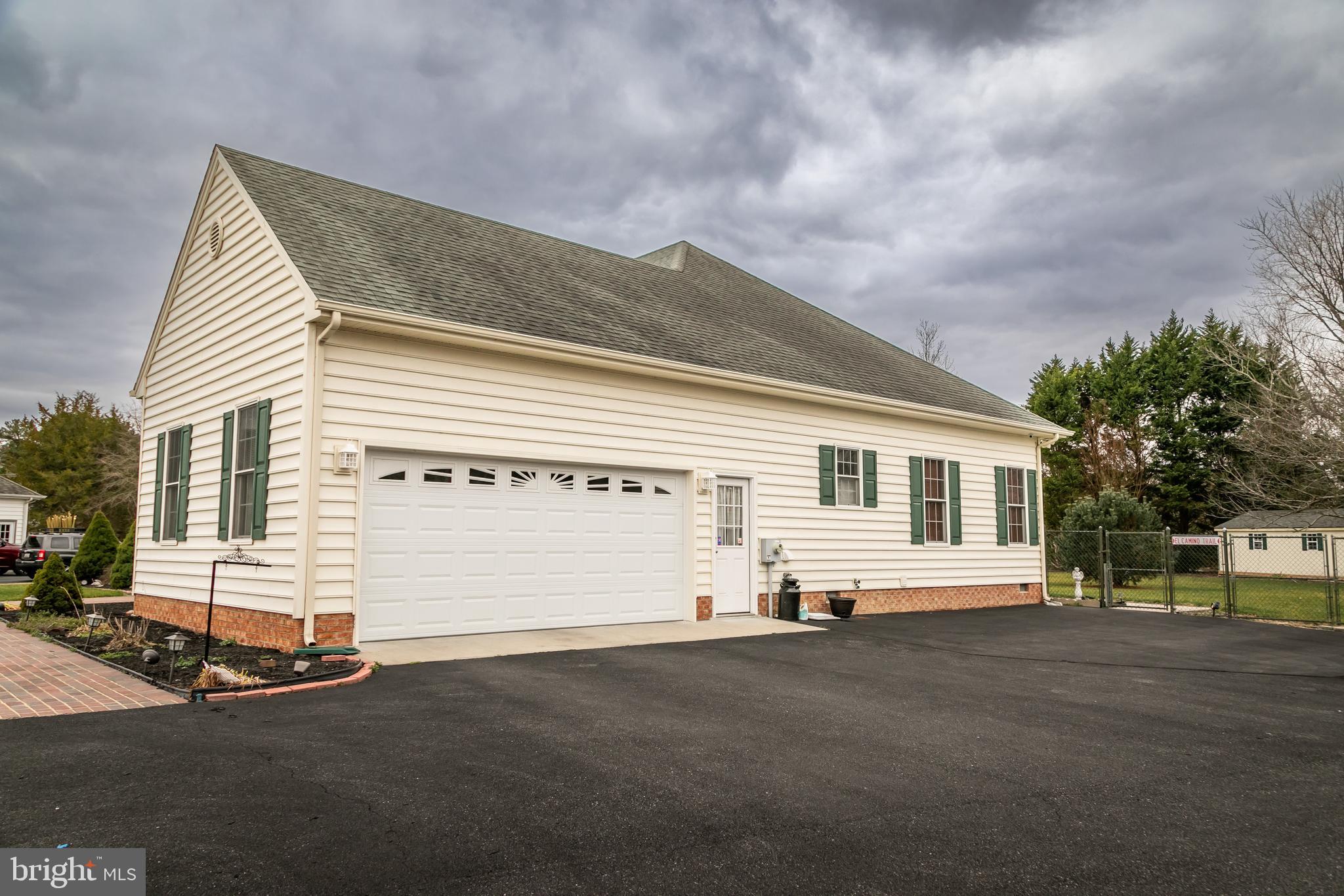 SHADY BROOK MANOR - Residential