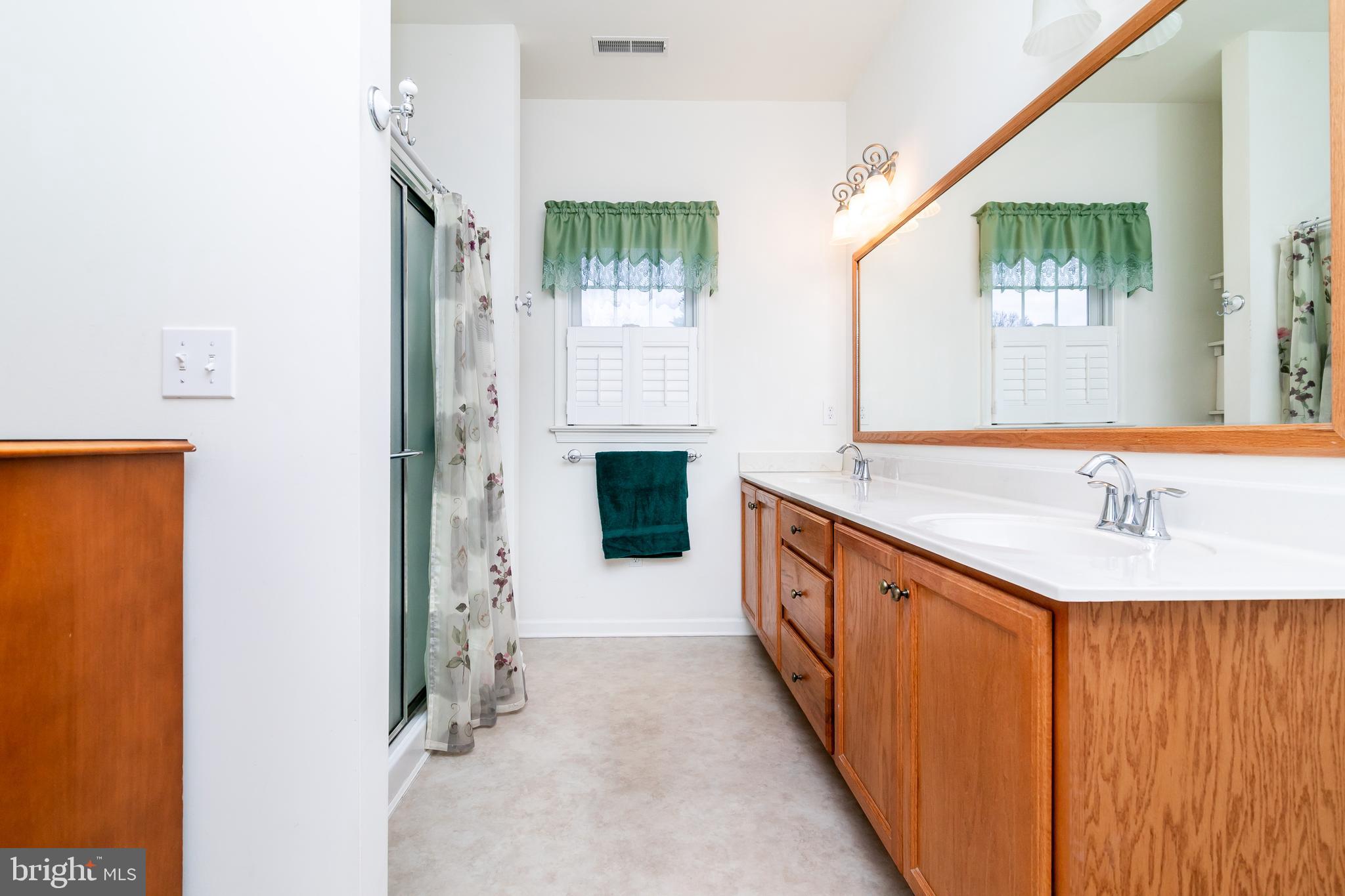 SHADY BROOK MANOR - Residential