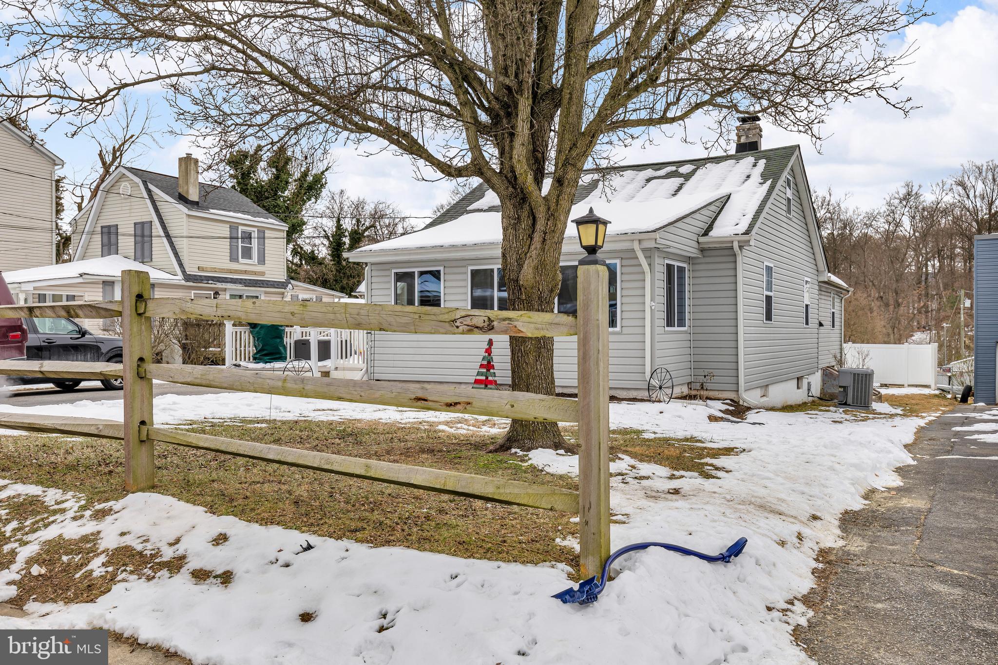 6418 HARTHORN AVENUE