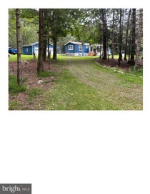 26 ARAPAHO PATH GOULDSBORO PA 18424