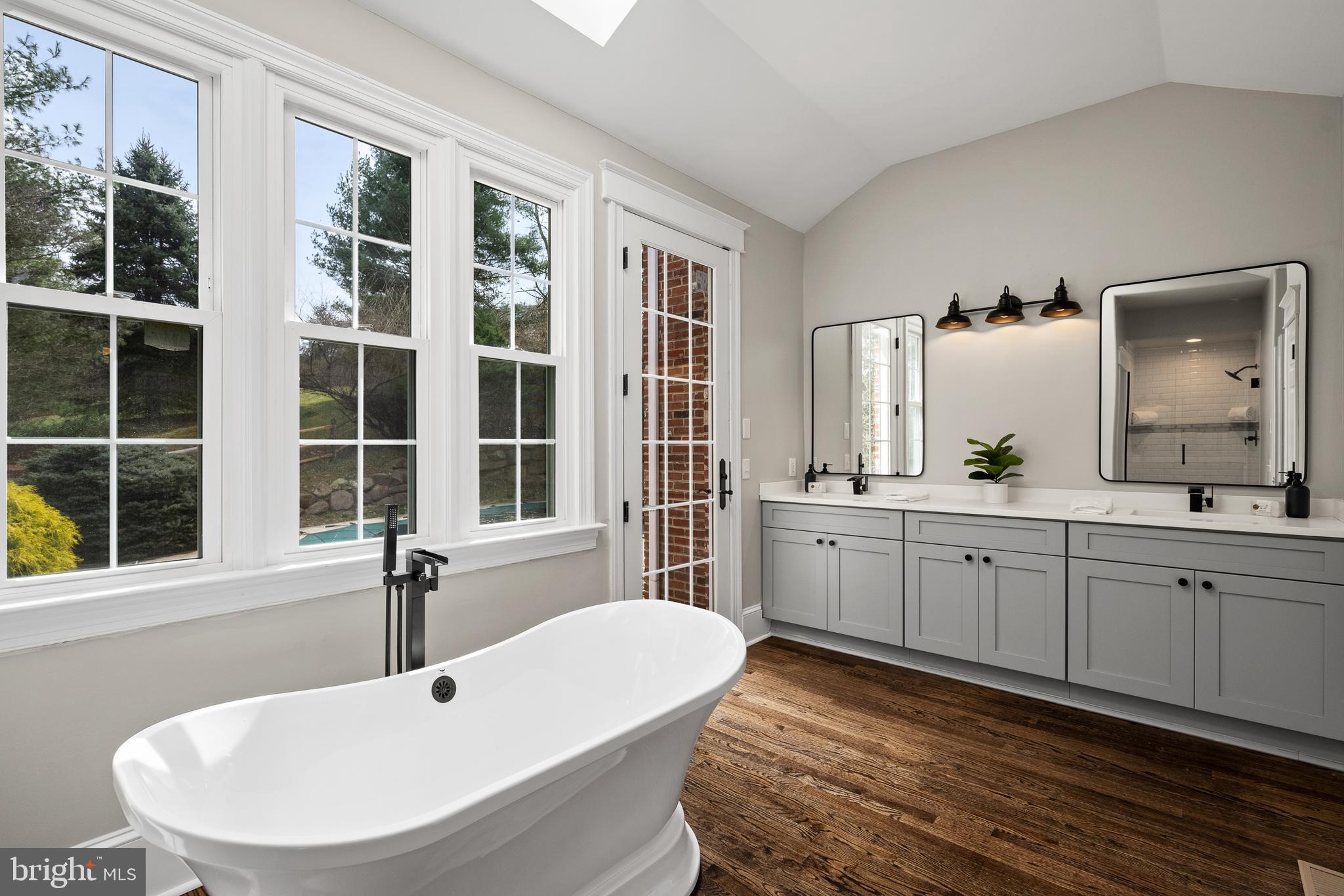 CANTER VILLAGE - Residential