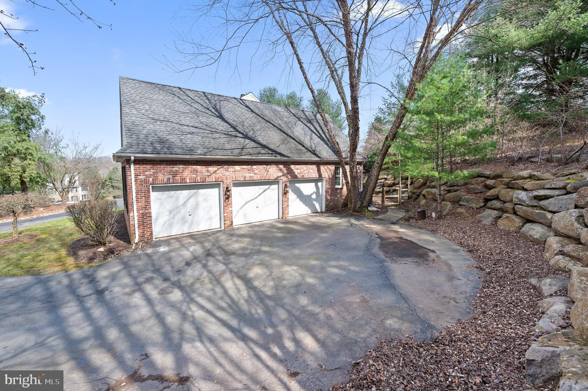 CANTER VILLAGE - Residential