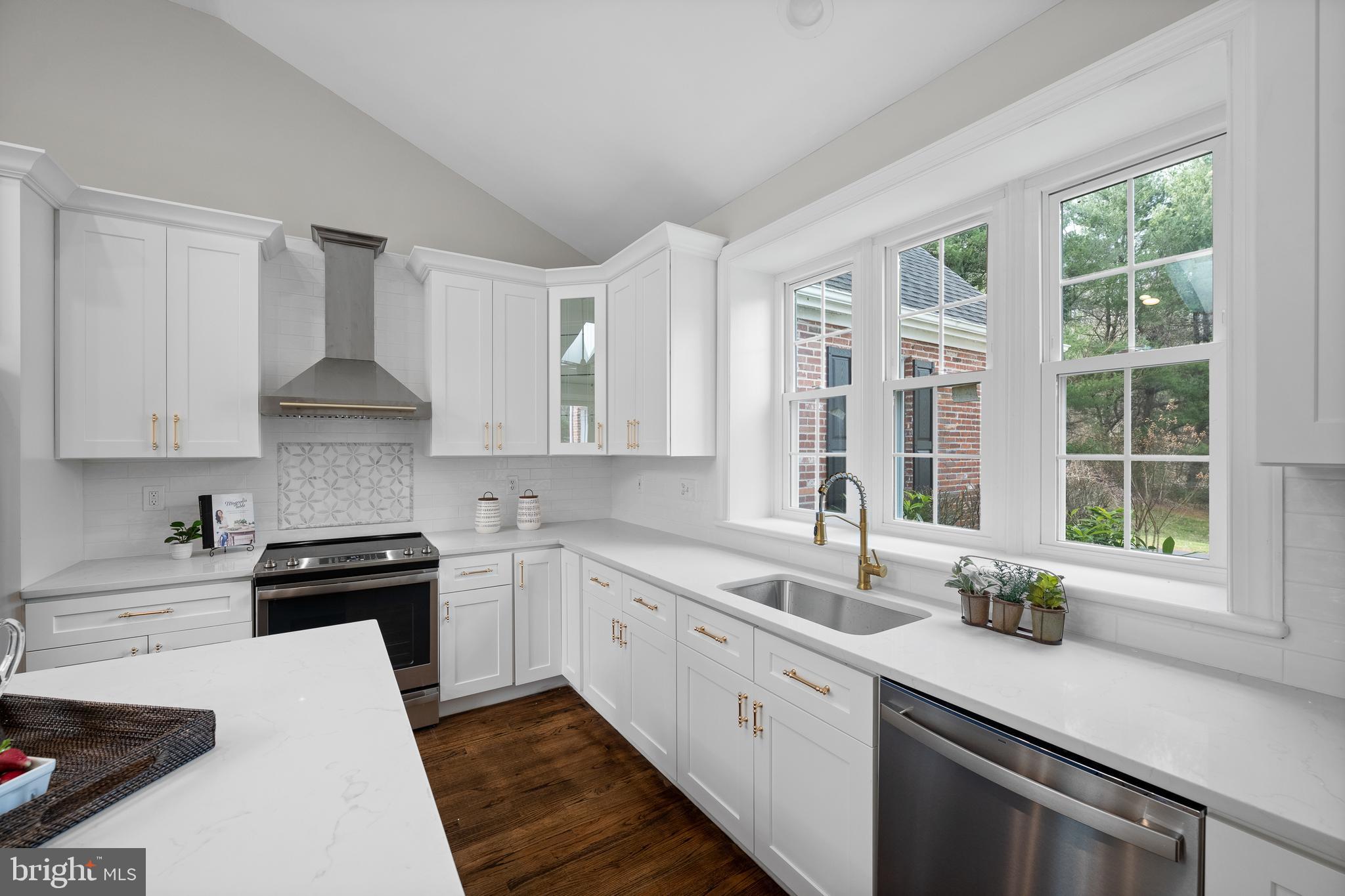 CANTER VILLAGE - Residential