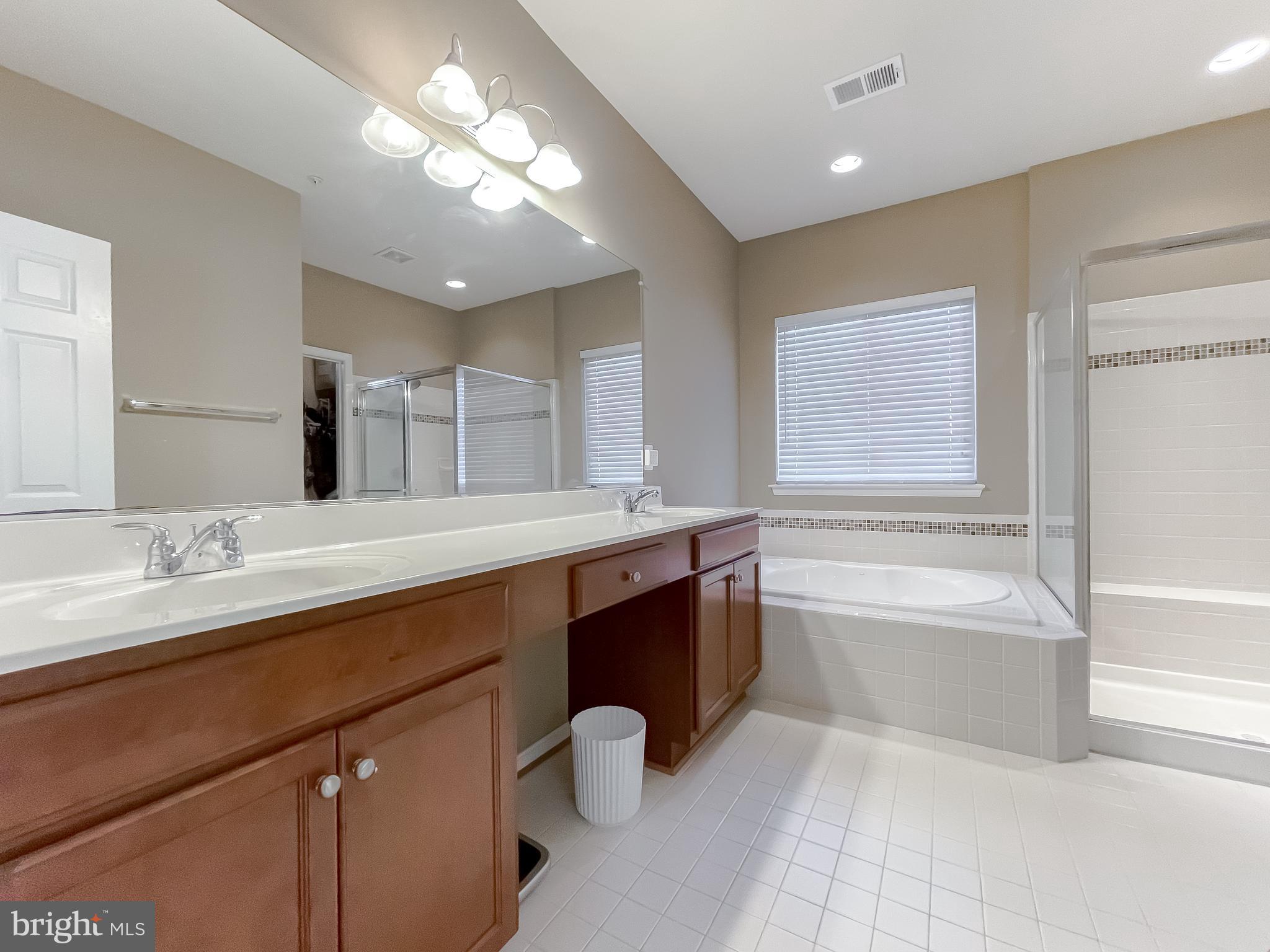 PRIMROSE PARK - Residential Lease