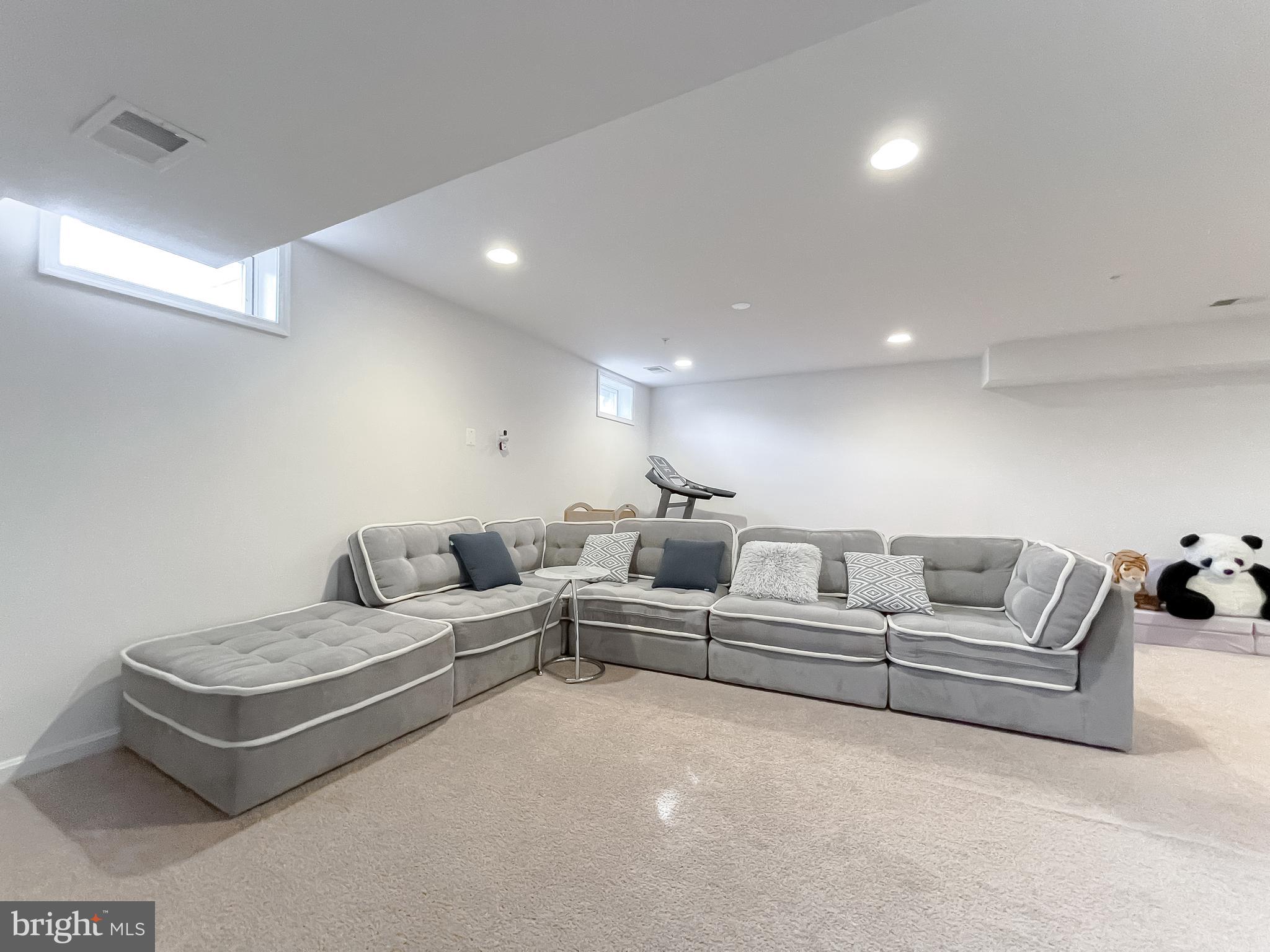 PRIMROSE PARK - Residential Lease