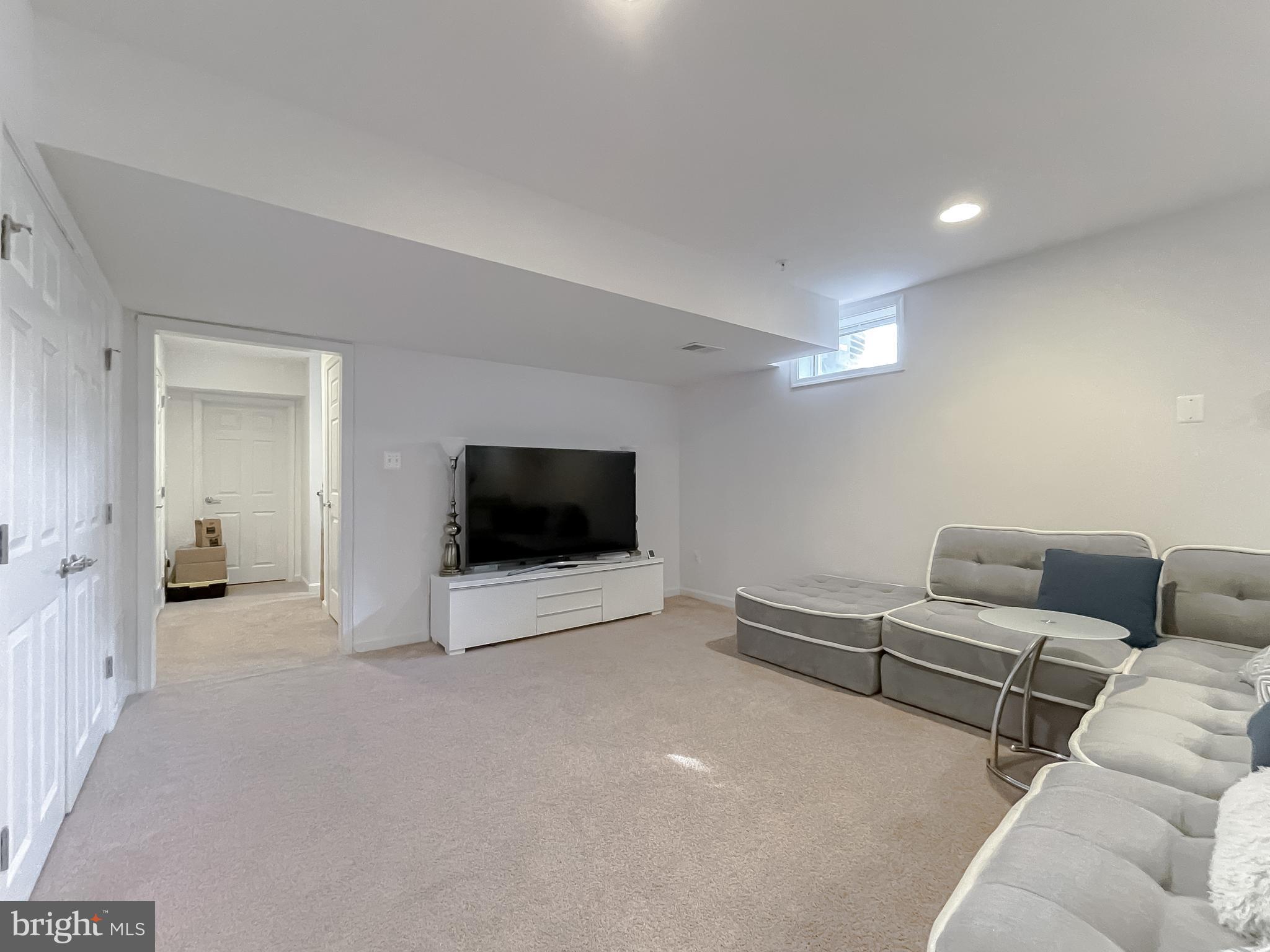 PRIMROSE PARK - Residential Lease