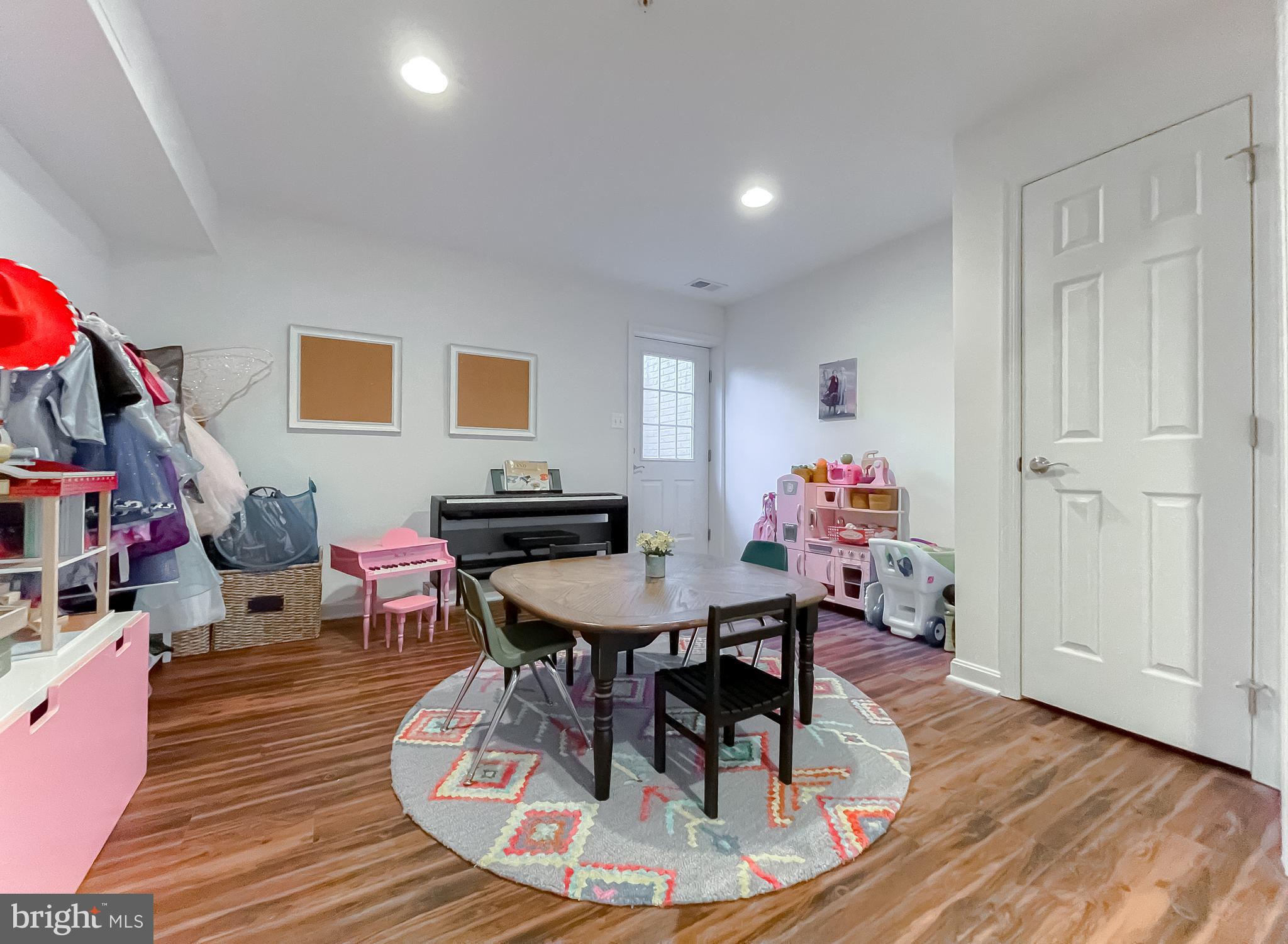 PRIMROSE PARK - Residential Lease