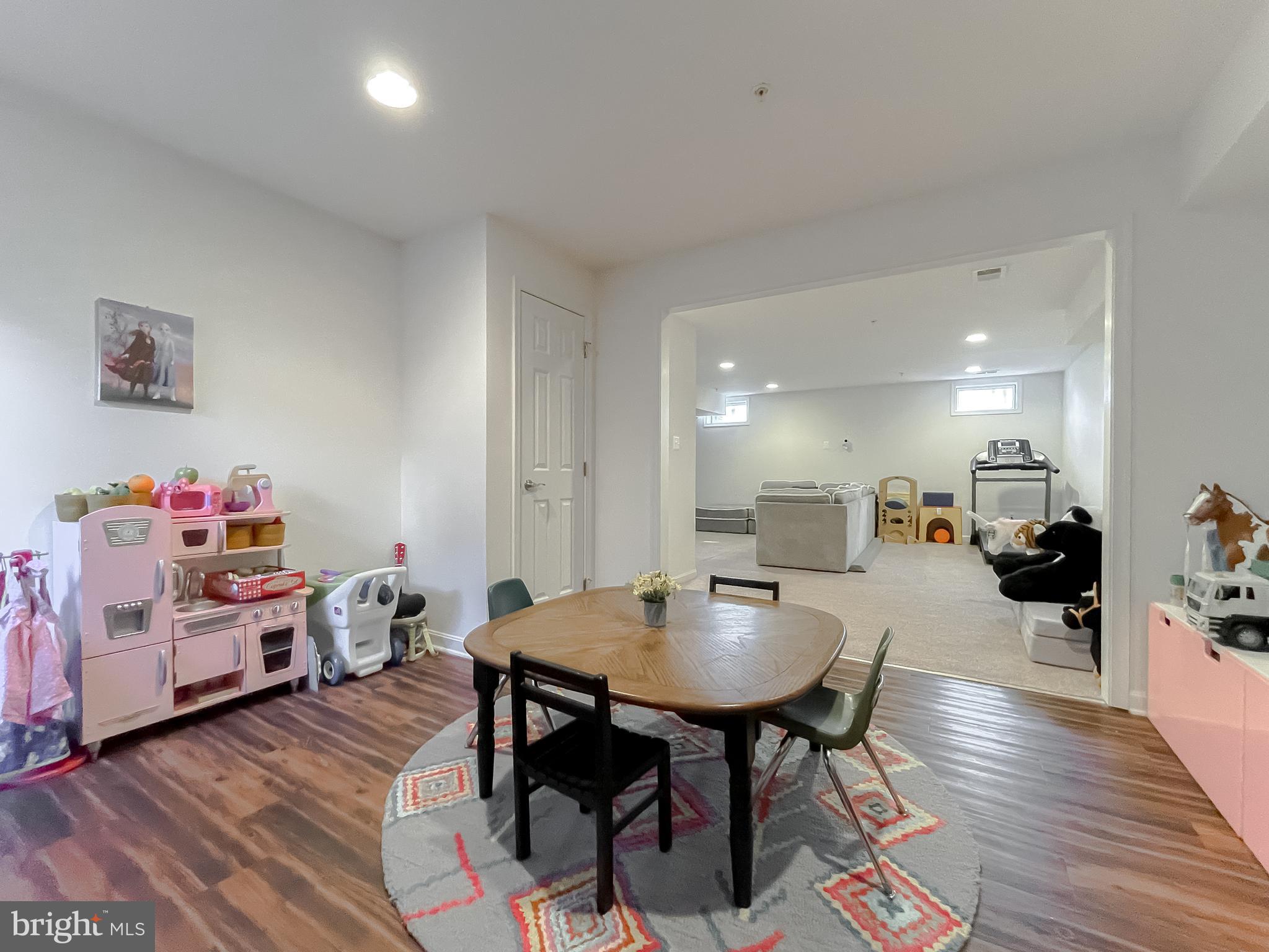 PRIMROSE PARK - Residential Lease