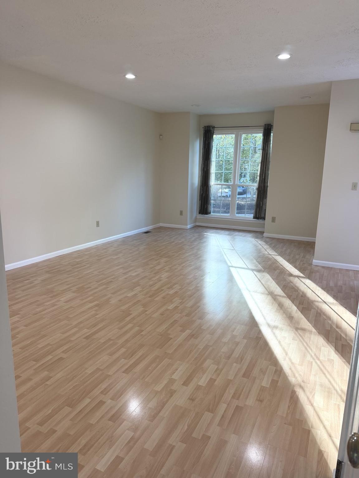 469 WOODSTOCK LANE