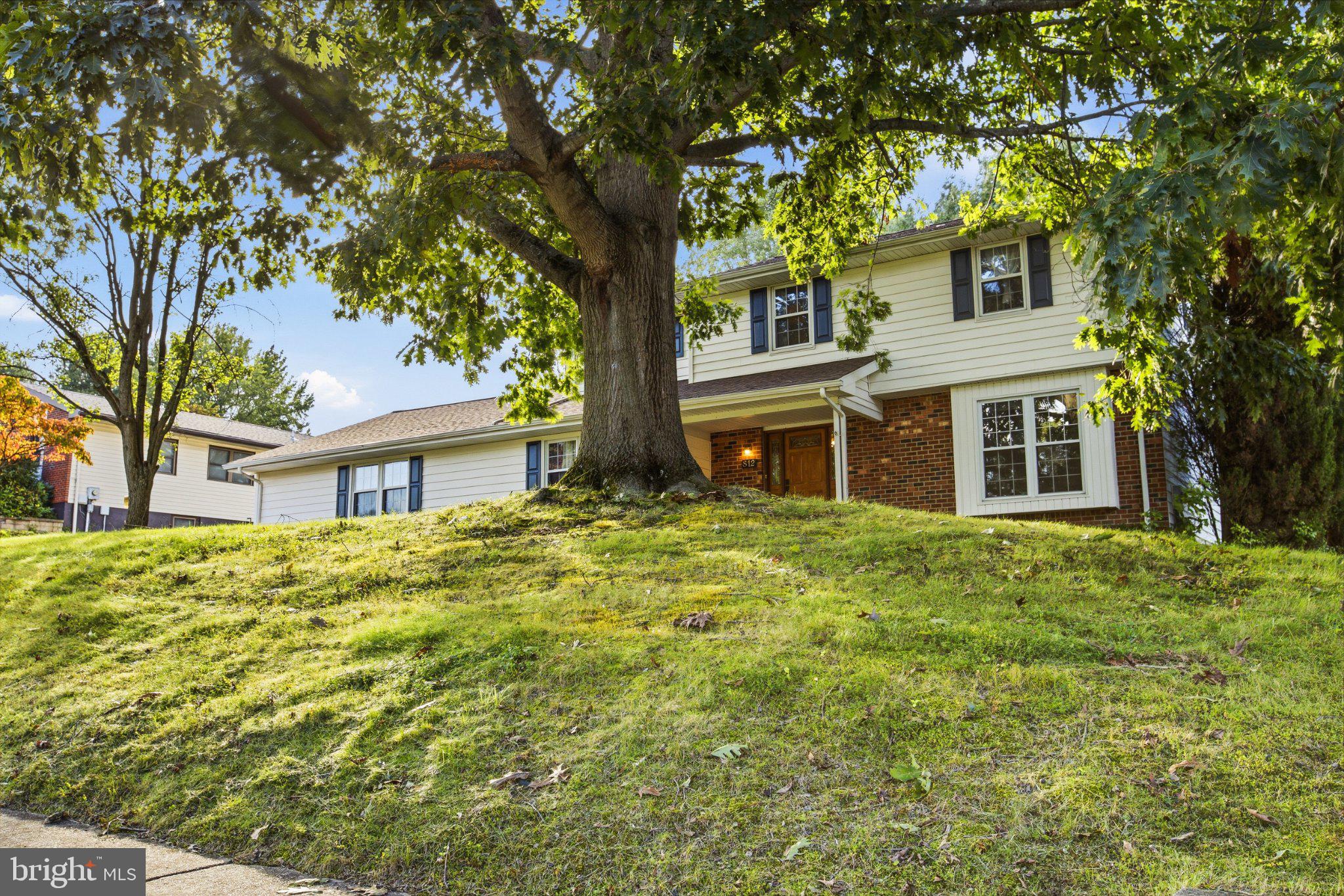 812 HILLTOP ROAD