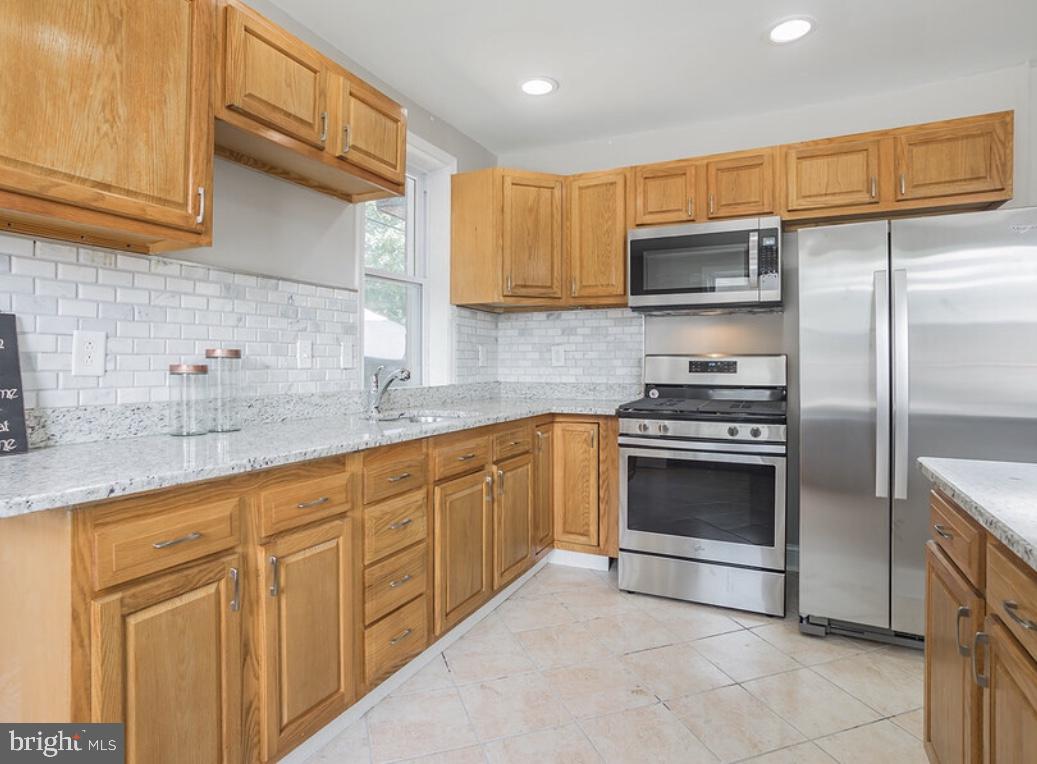 GERMANTOWN (EAST) - Residential