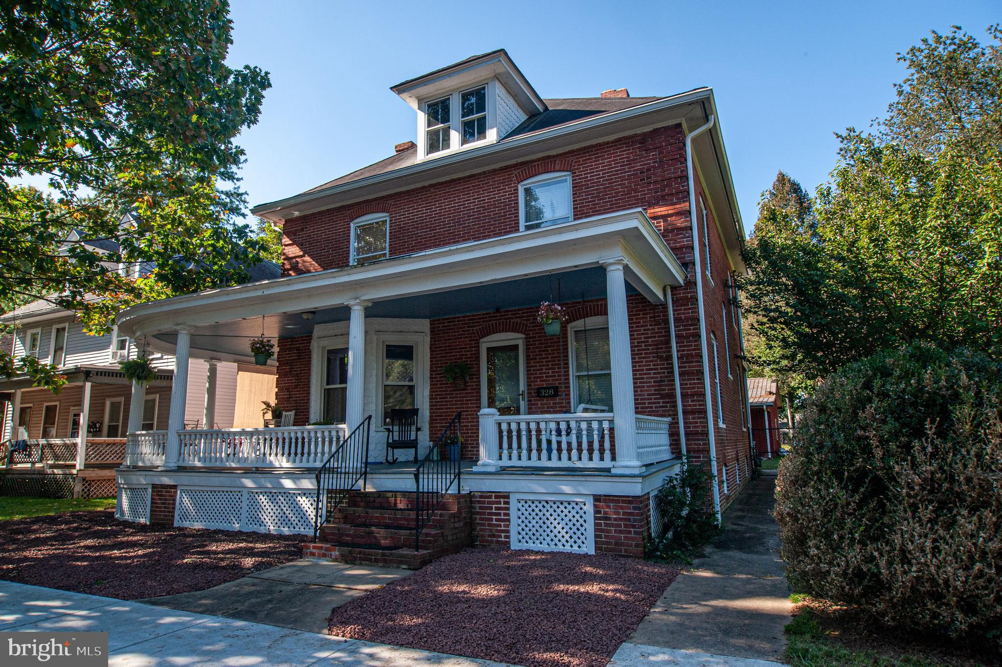 328 N BRADFORD STREET