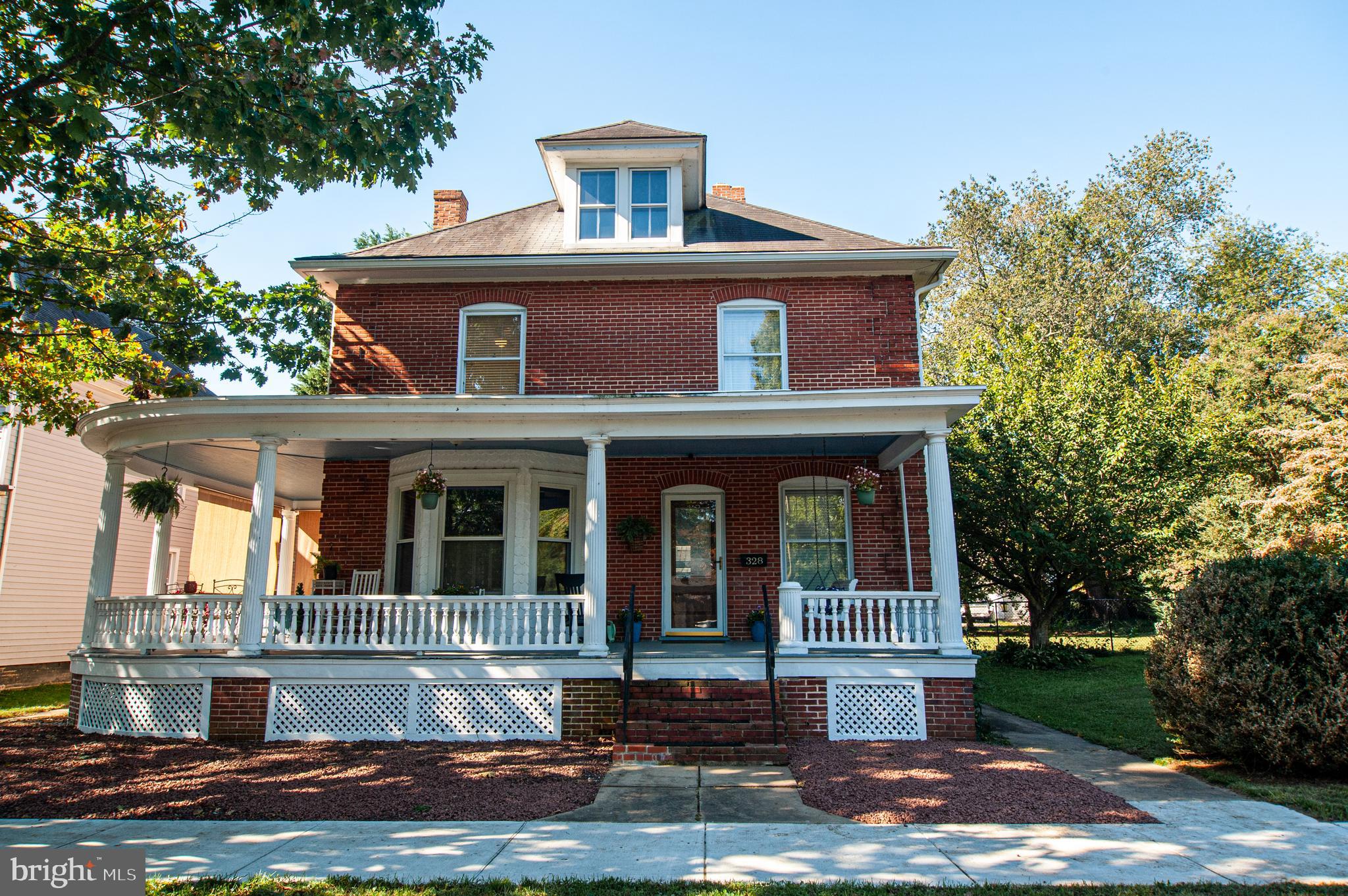 328 N BRADFORD STREET