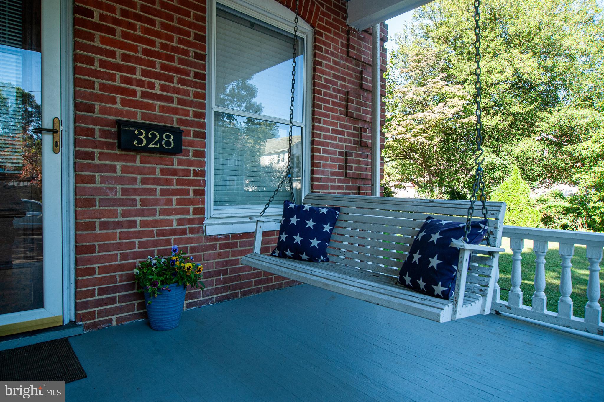 328 N BRADFORD STREET