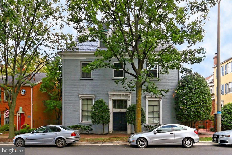 Unique and special Wolfe Alley condo, 2 BR, 2.5 BA condo delivers 1,474 Sqft of living space, a charming brick courtyard entrance, and a fabulous private rooftop terrace. Enjoy an open floor plan, high ceilings, wood floors, sun filled spacious rooms and updated appliances. Newer energy efficient windows. Bookcases in bedrooms convey. Rent includes communal storage & 1 parking. Blocks to shopping, restaurants, waterfront & bus to metro.