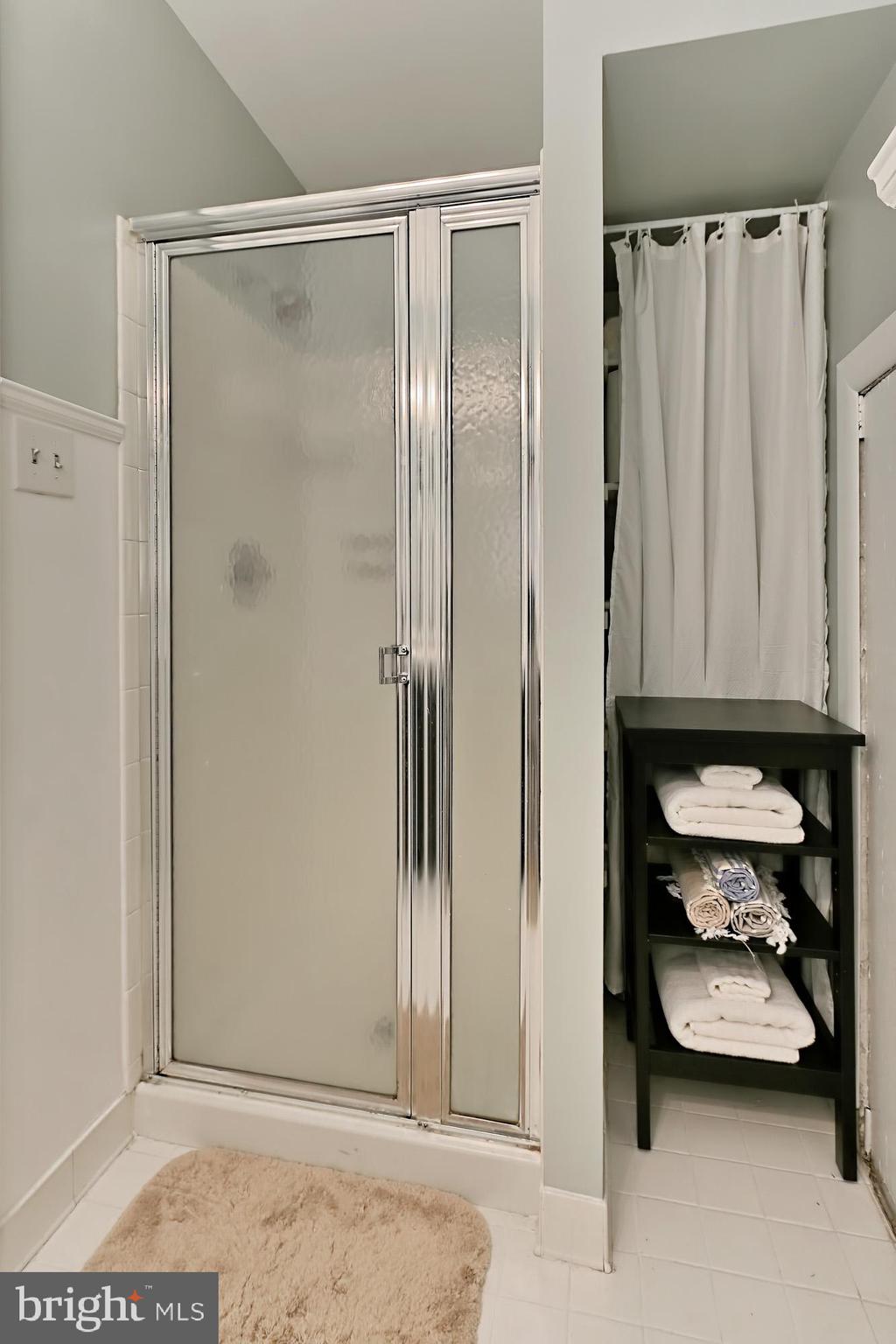 WOLFE ALLEY - Residential Lease