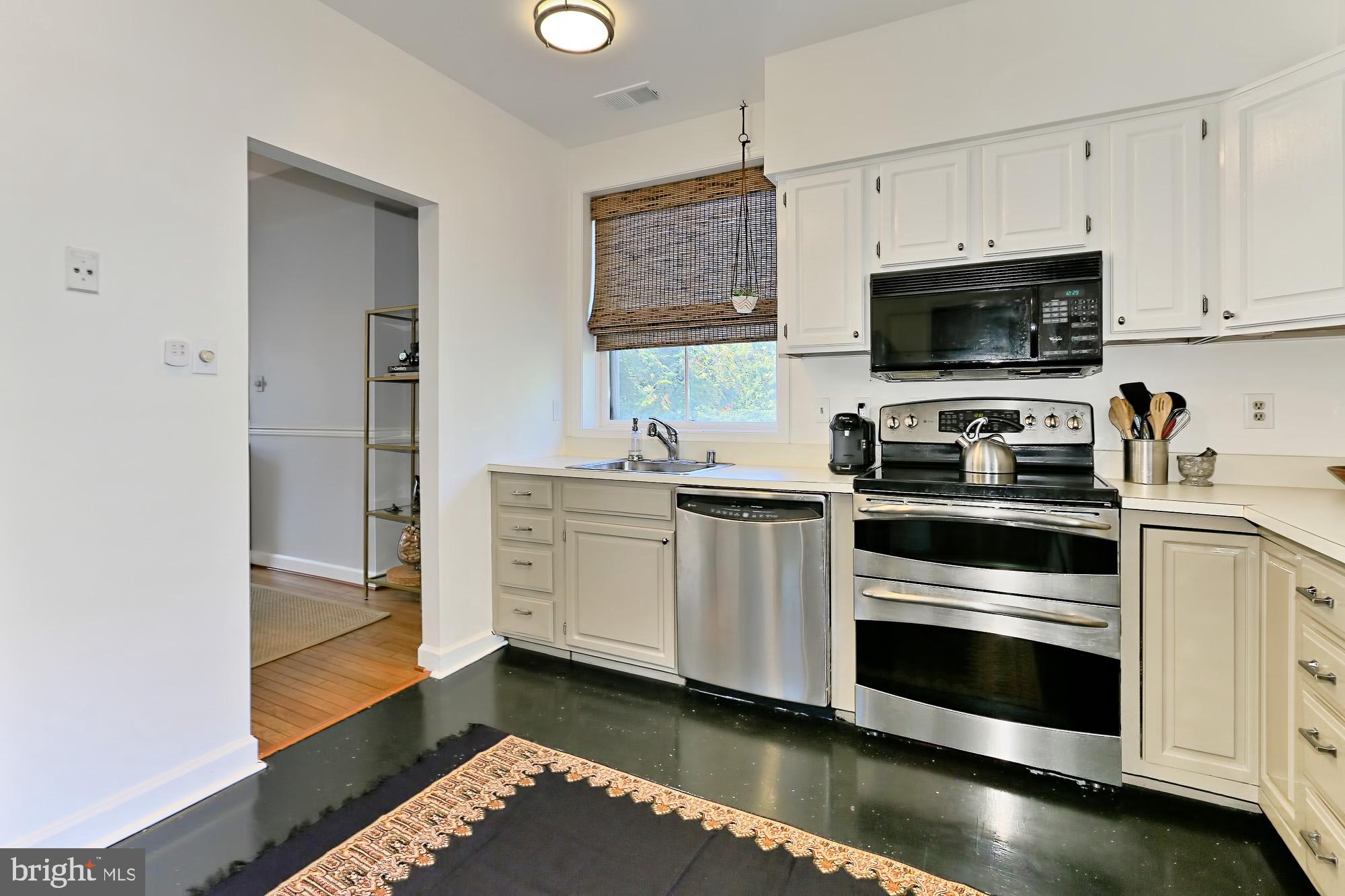 WOLFE ALLEY - Residential Lease