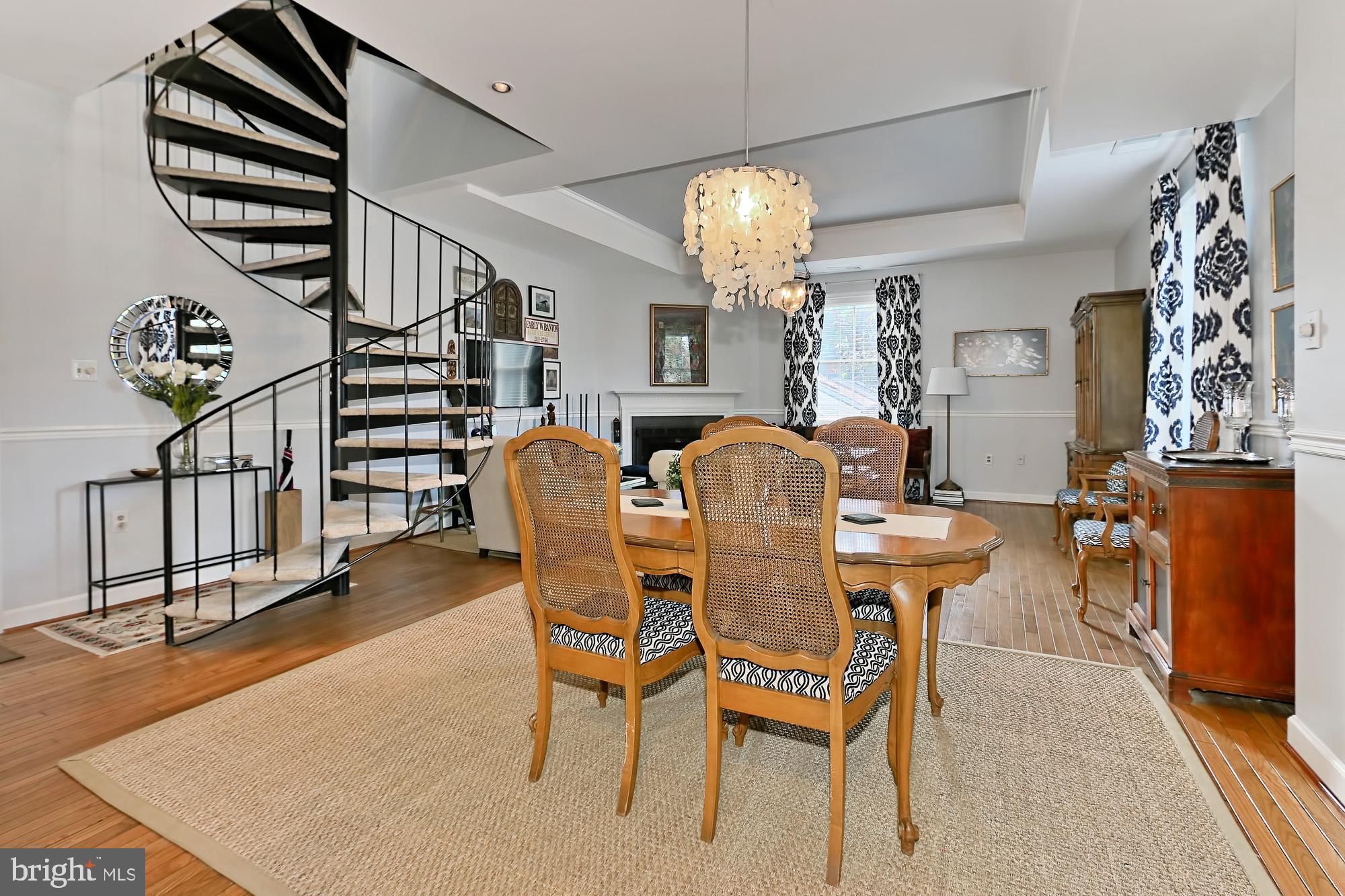 WOLFE ALLEY - Residential Lease