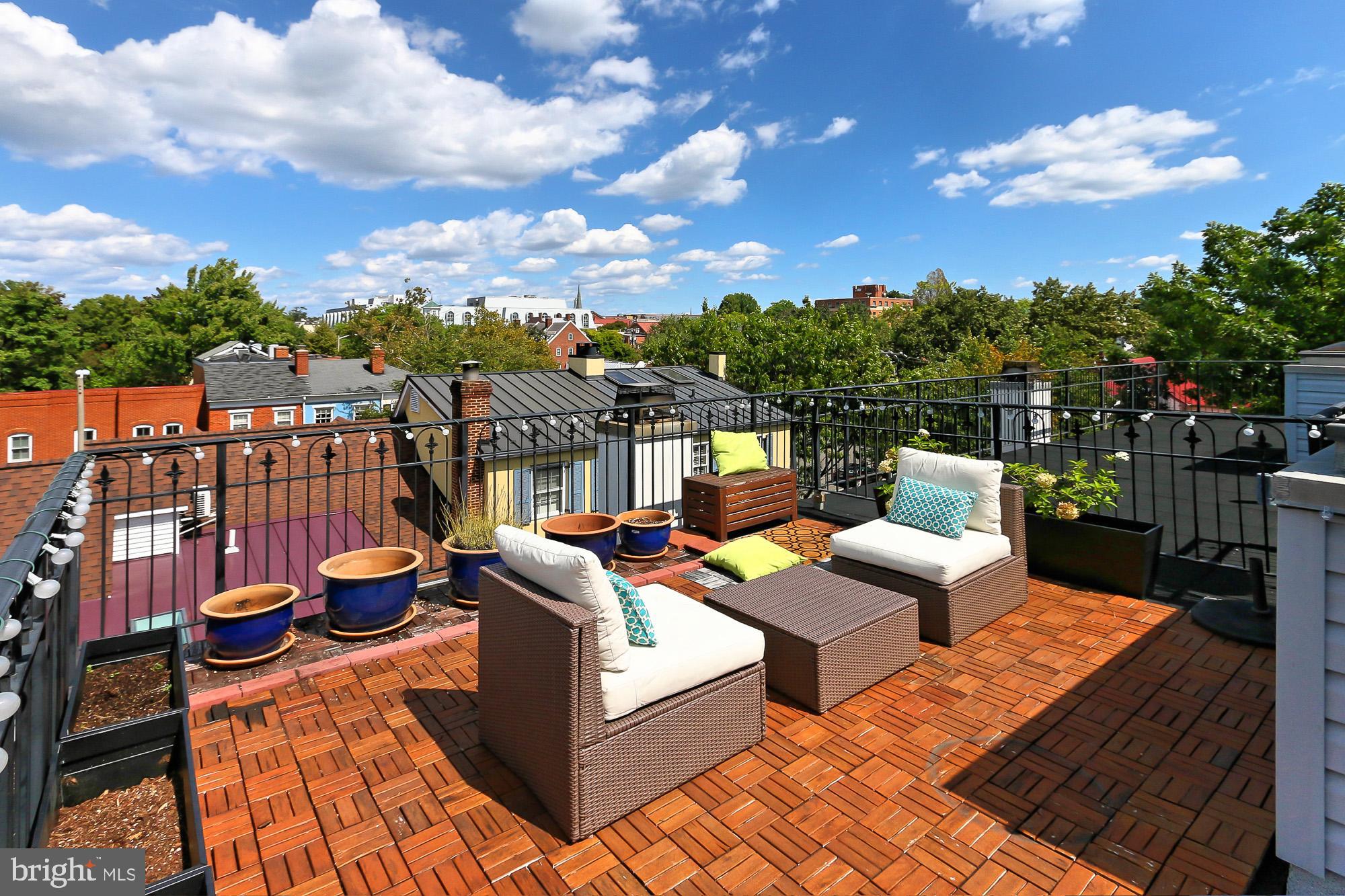 WOLFE ALLEY - Residential Lease