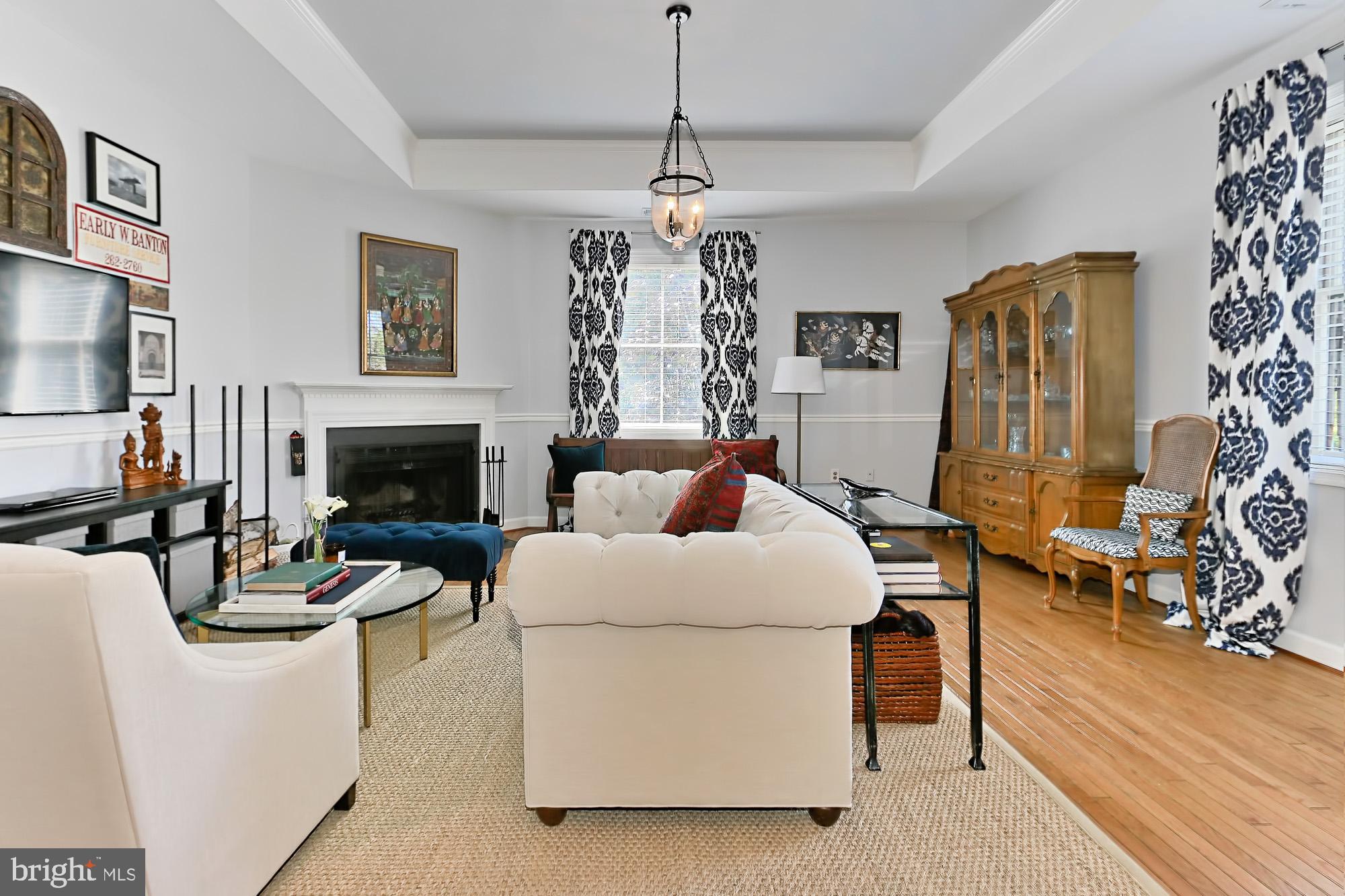 WOLFE ALLEY - Residential Lease