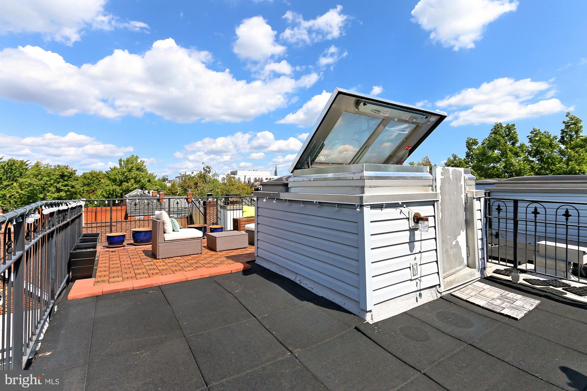 WOLFE ALLEY - Residential Lease