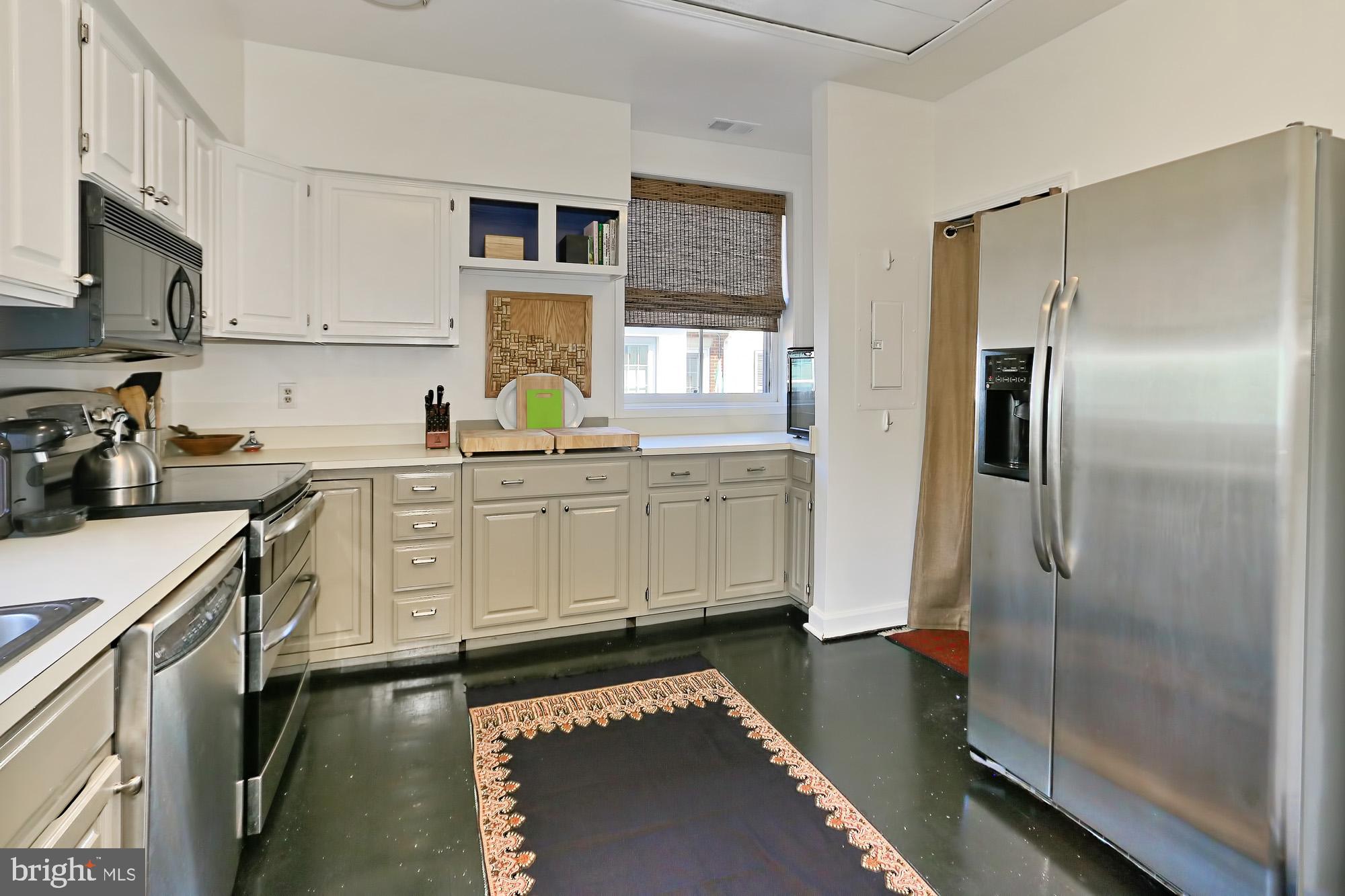 WOLFE ALLEY - Residential Lease