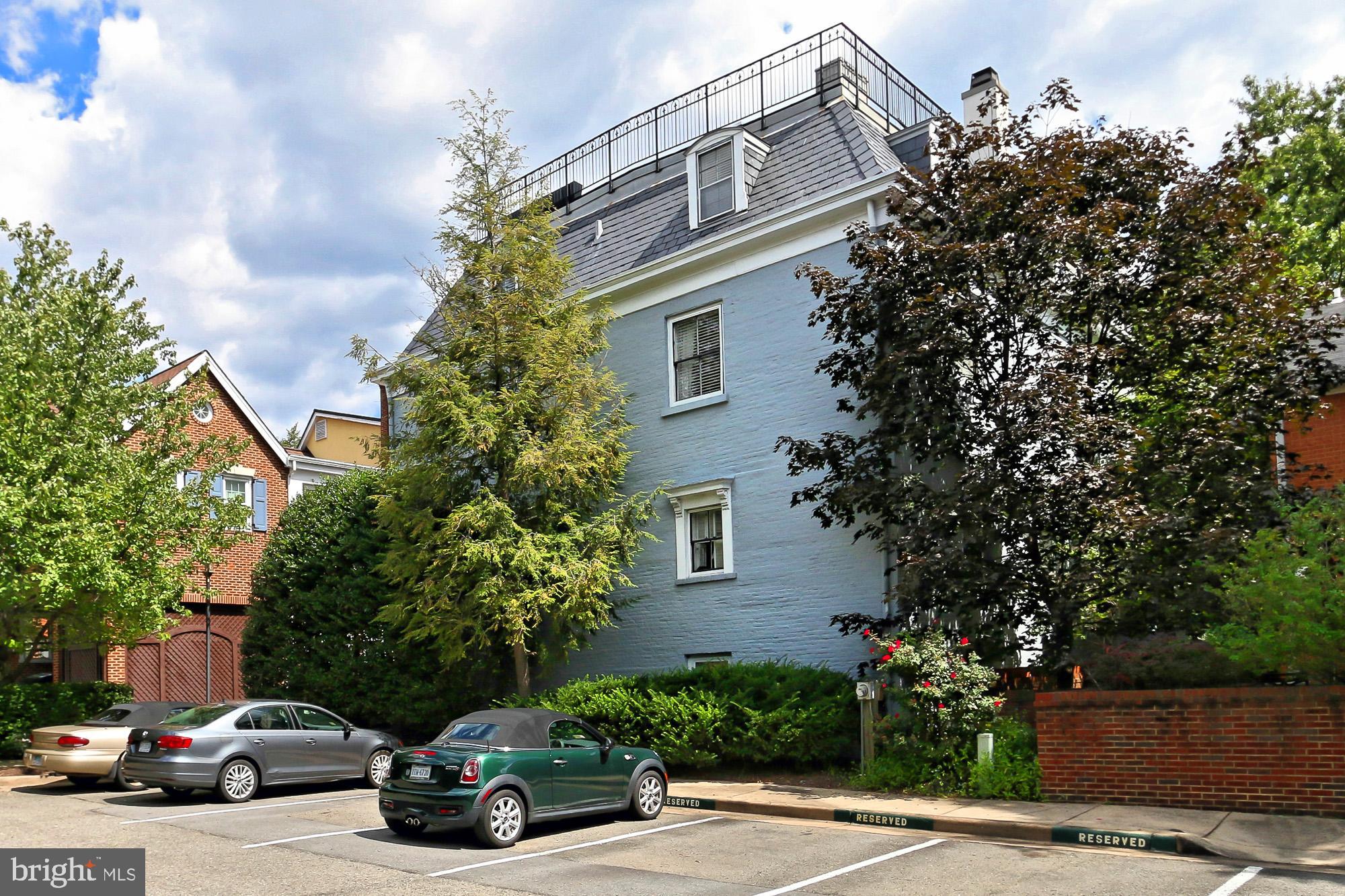 WOLFE ALLEY - Residential Lease